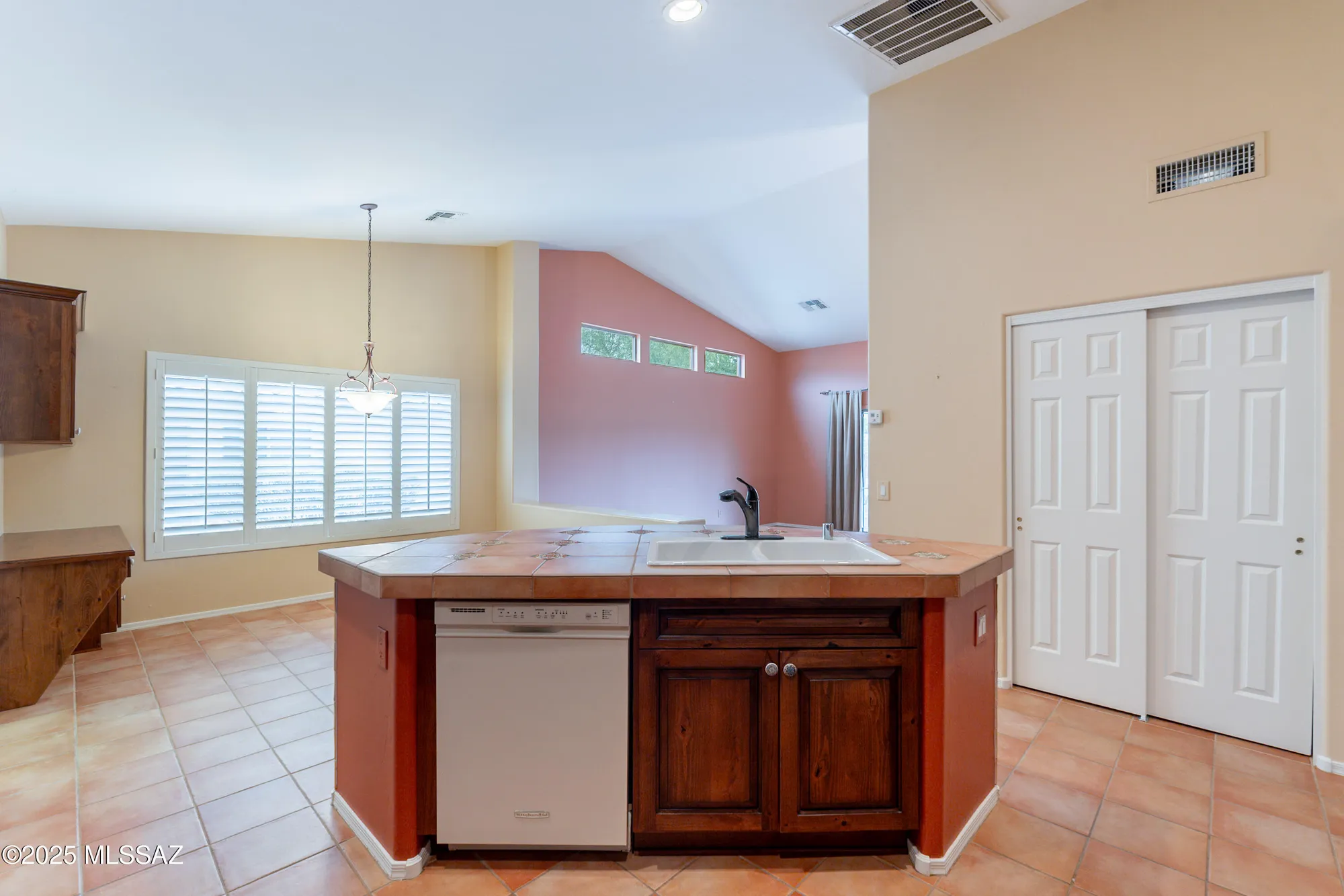 Property Slideshow image 6 of 42 | 37530 s ocotillo canyon dr, Saddlebrooke, AZ, 85739