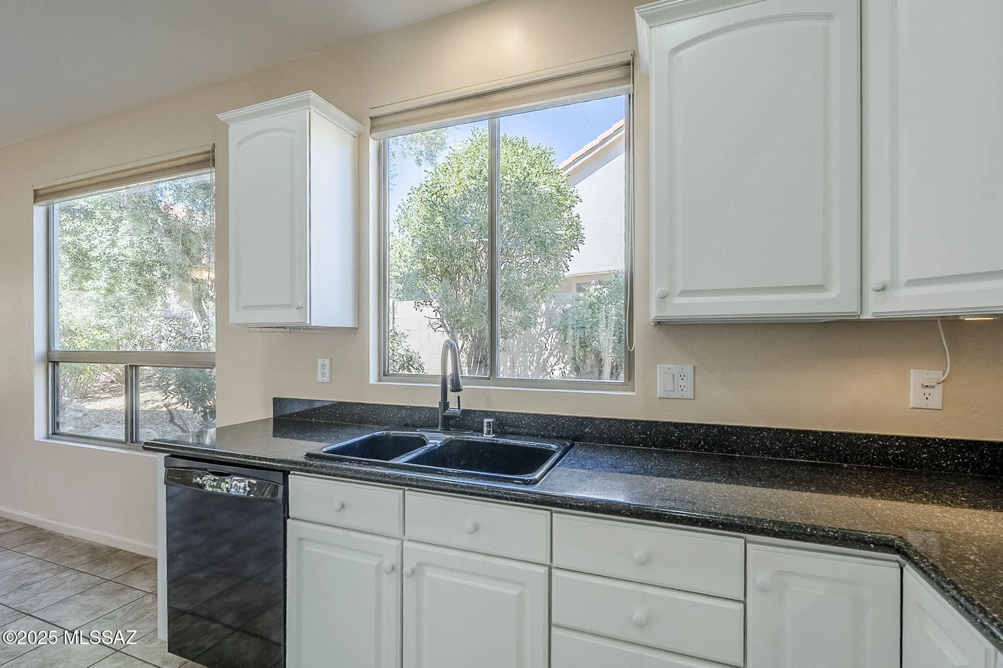 Property Slideshow image 29 of 49 | 38994 s windwood dr, Tucson, AZ, 85739