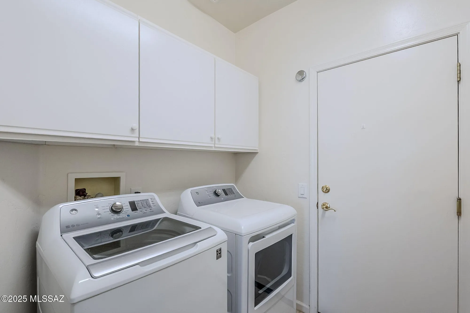 Property Slideshow image 15 of 49 | 38994 s windwood dr, Tucson, AZ, 85739