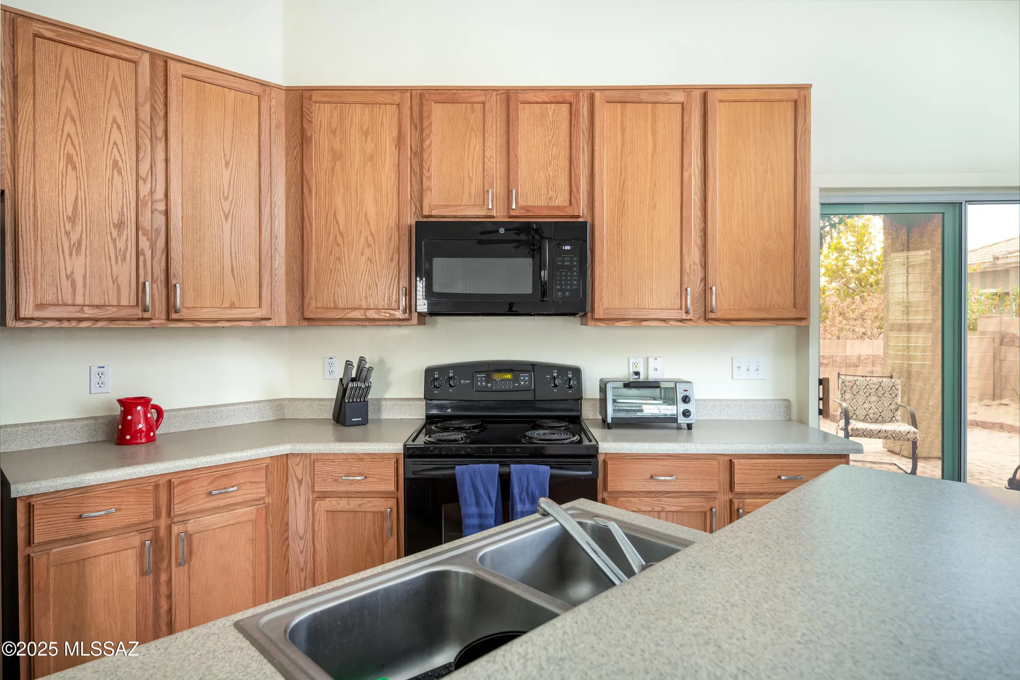 Property Slideshow image 12 of 35 | 13497 n holly grape dr, Marana, AZ, 85658