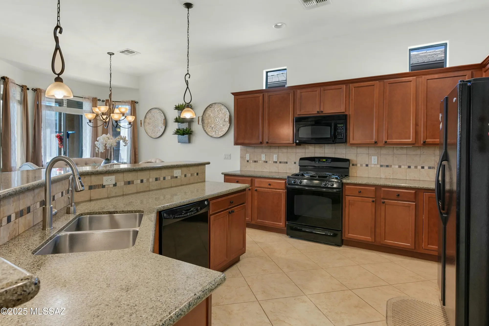 Property Slideshow image 9 of 31 | 1137 w bosch dr, Green Valley, AZ, 85614