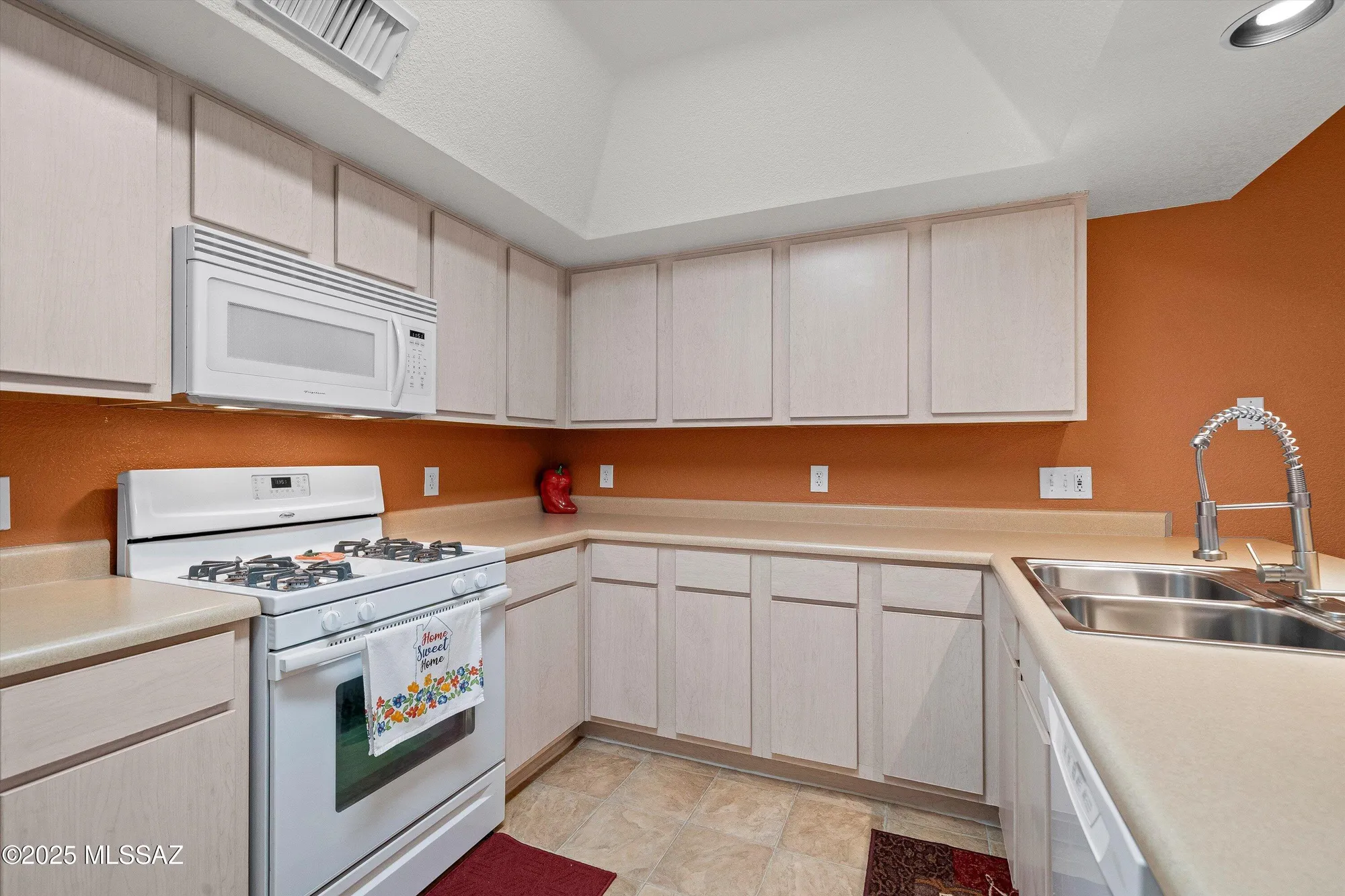 Property Slideshow image 11 of 30 | 1557 n paseo la tinaja, Green Valley, AZ, 85614