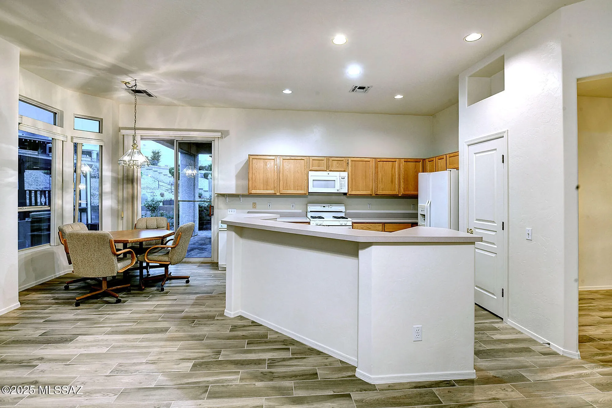 Property Slideshow image 9 of 50 | 345 w continental vista pl, Green Valley, AZ, 85614