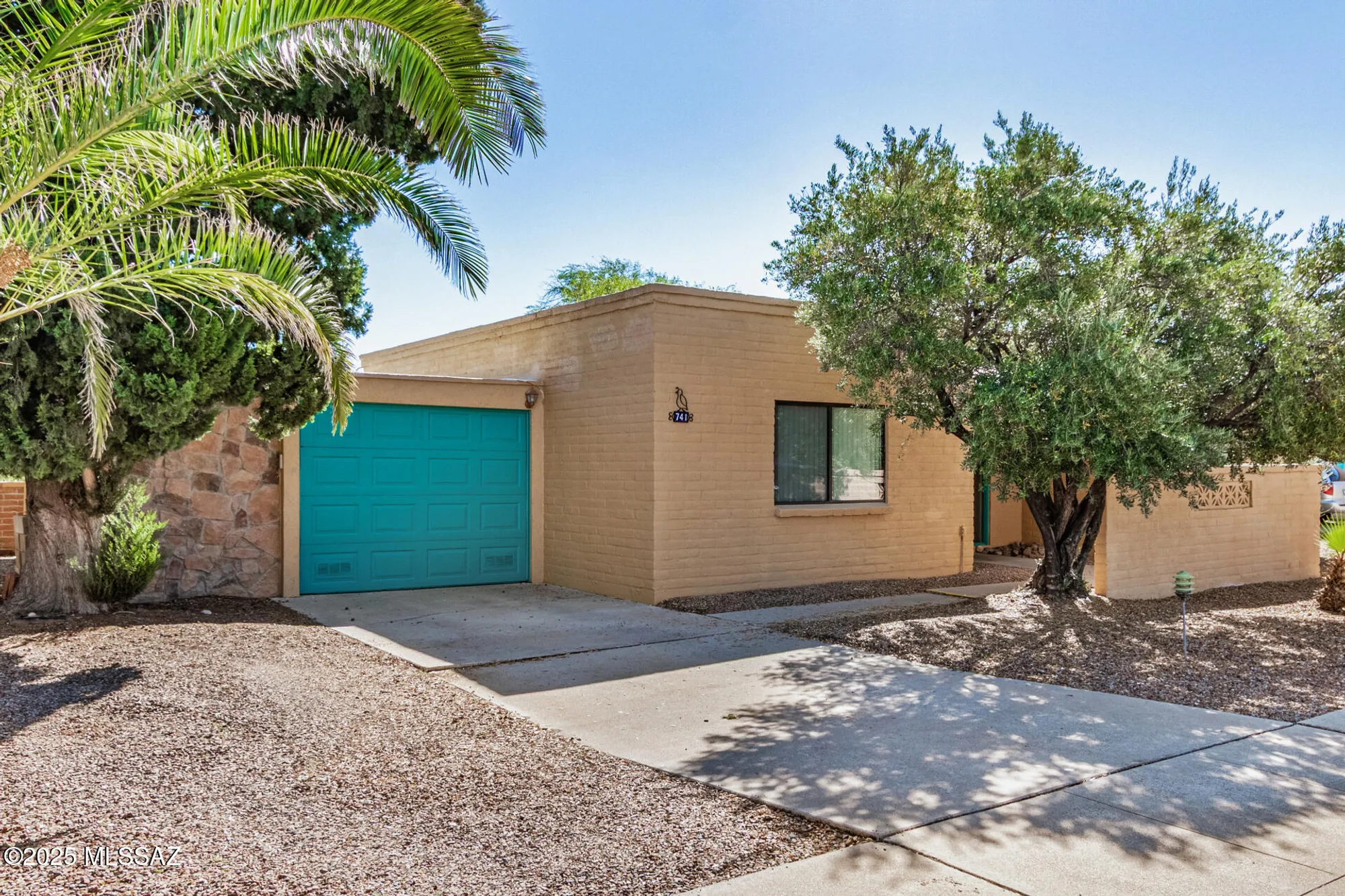 Property Slideshow image 4 of 31 | 741 s abrego dr, Green Valley, AZ, 85614