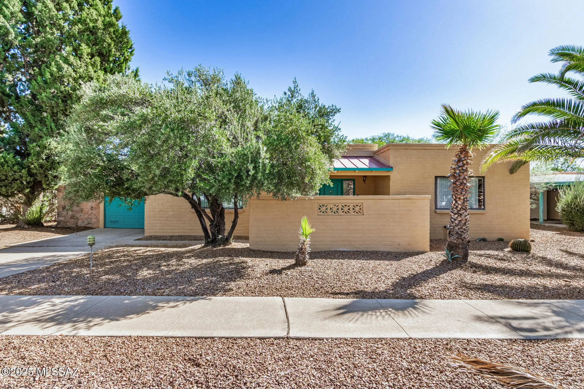 Property Slideshow image 1 of 31 | 741 s abrego dr, Green Valley, AZ, 85614
