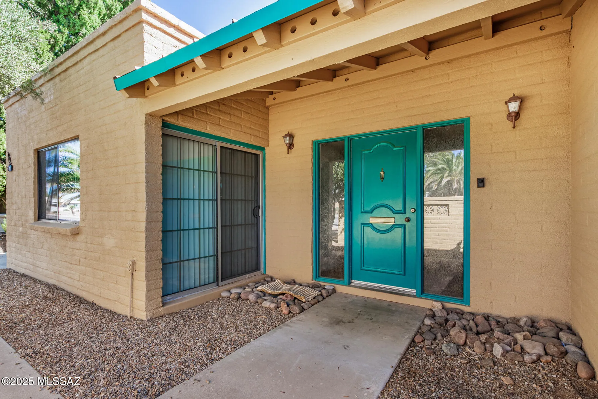 Property Slideshow image 7 of 31 | 741 s abrego dr, Green Valley, AZ, 85614