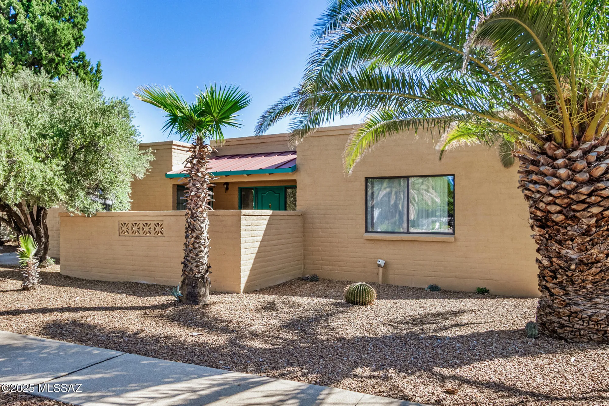 Property Slideshow image 6 of 31 | 741 s abrego dr, Green Valley, AZ, 85614