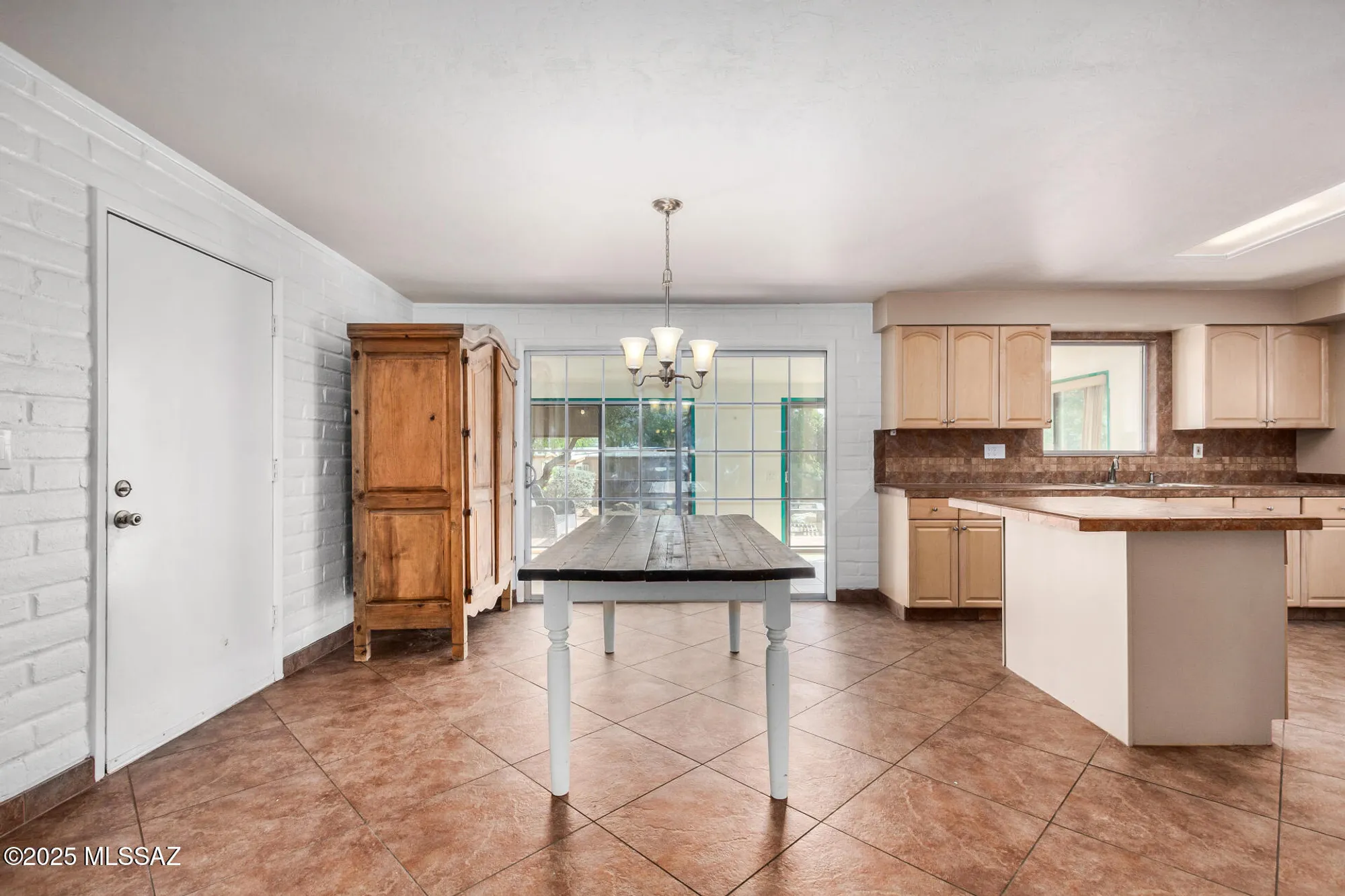 Property Slideshow image 10 of 31 | 741 s abrego dr, Green Valley, AZ, 85614