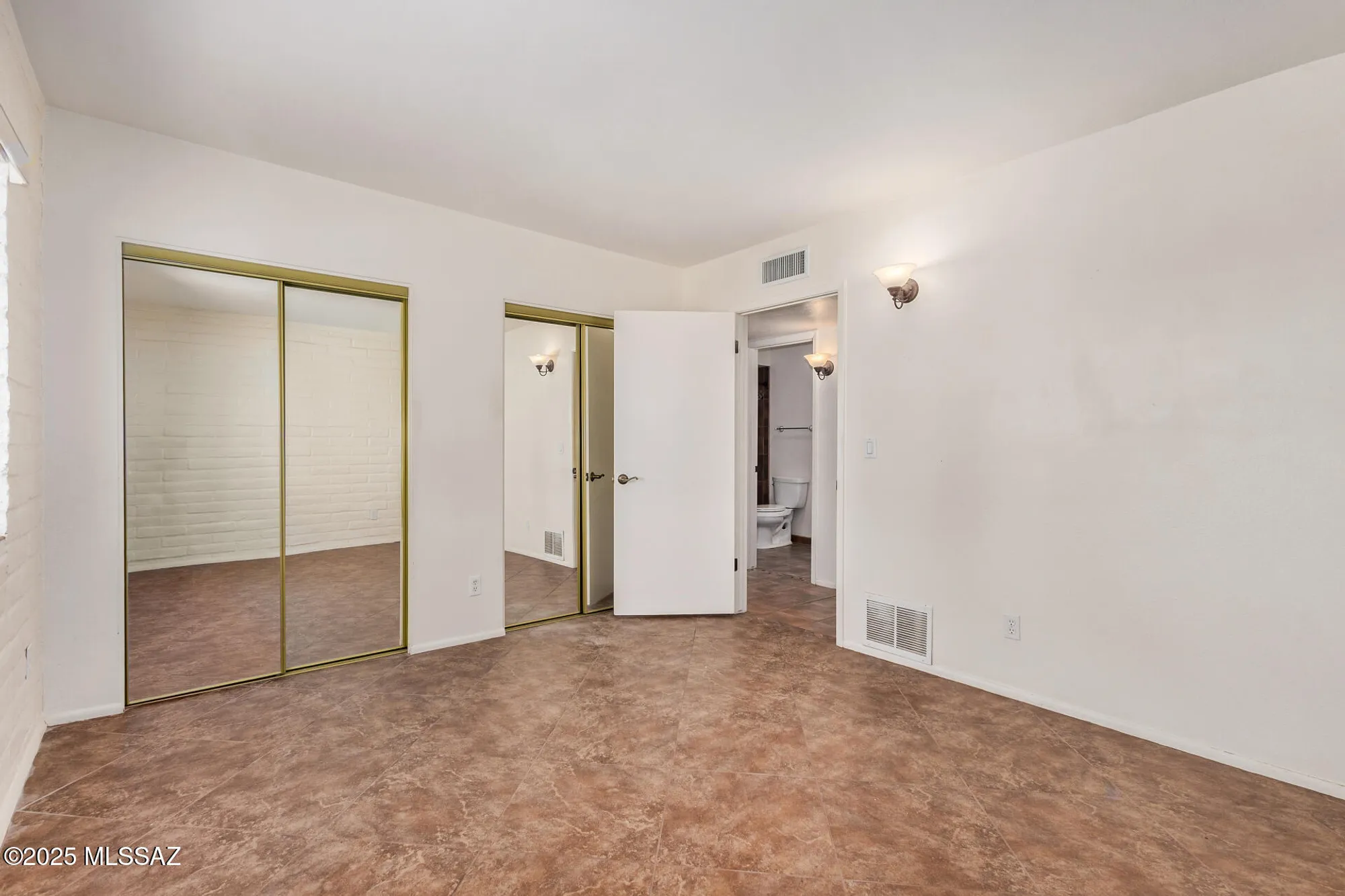 Property Slideshow image 22 of 31 | 741 s abrego dr, Green Valley, AZ, 85614