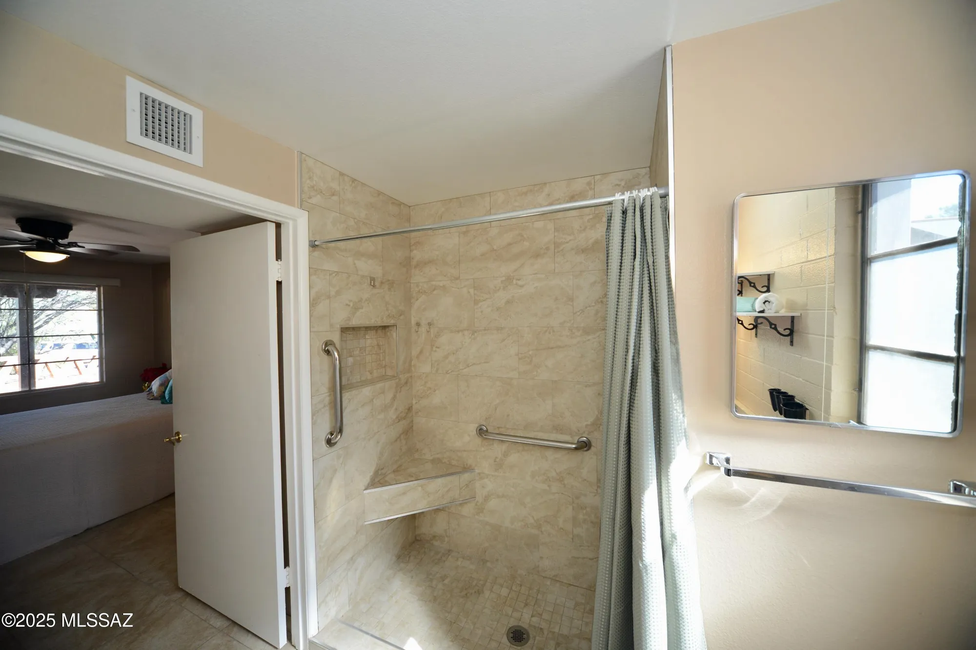 Property Slideshow image 18 of 23 | 401 w esperanza blvd a, Green Valley, AZ, 85614