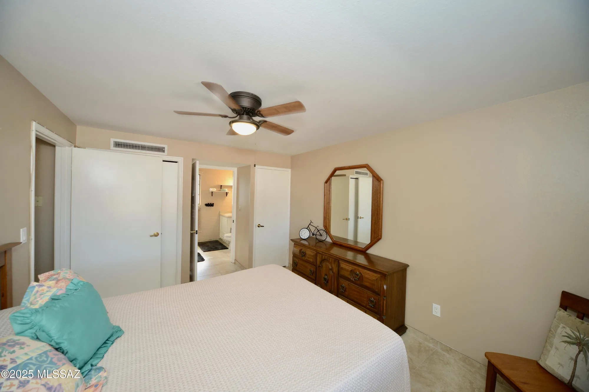 Property Slideshow image 16 of 23 | 401 w esperanza blvd a, Green Valley, AZ, 85614