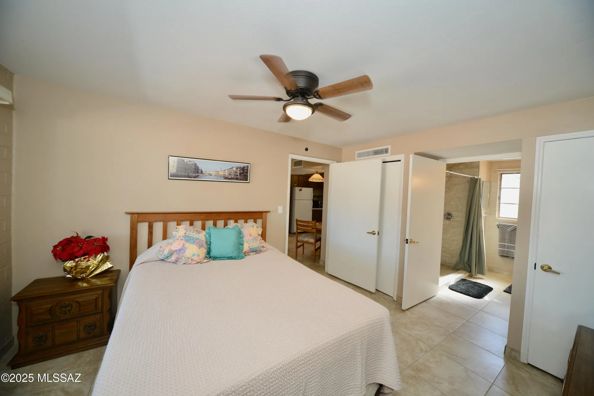 Property Slideshow image 15 of 23 | 401 w esperanza blvd a, Green Valley, AZ, 85614