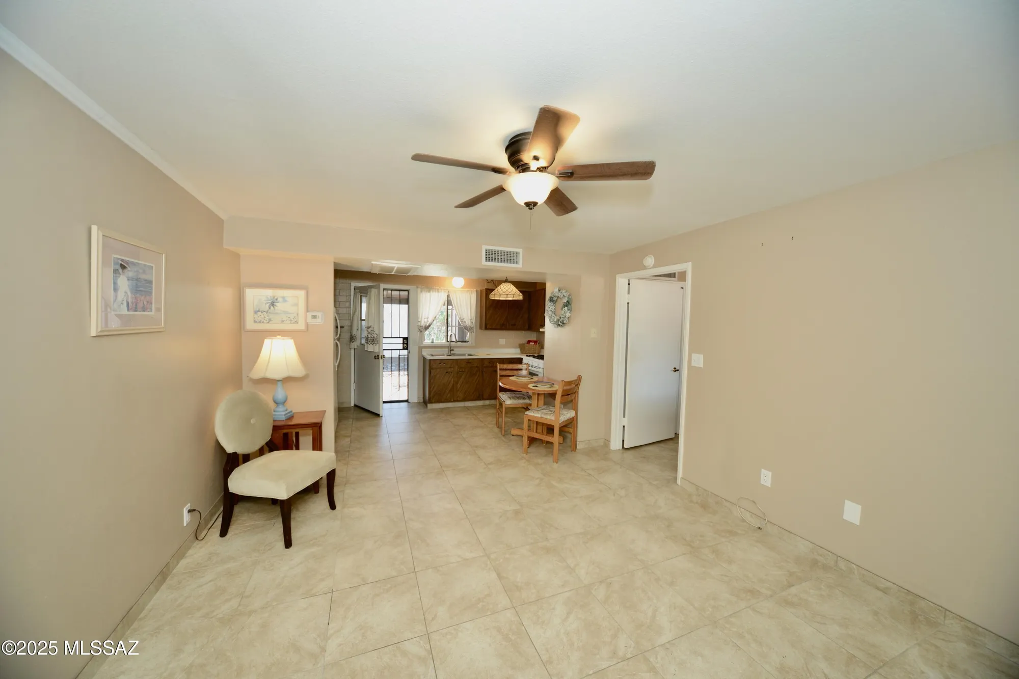 Property Slideshow image 10 of 23 | 401 w esperanza blvd a, Green Valley, AZ, 85614