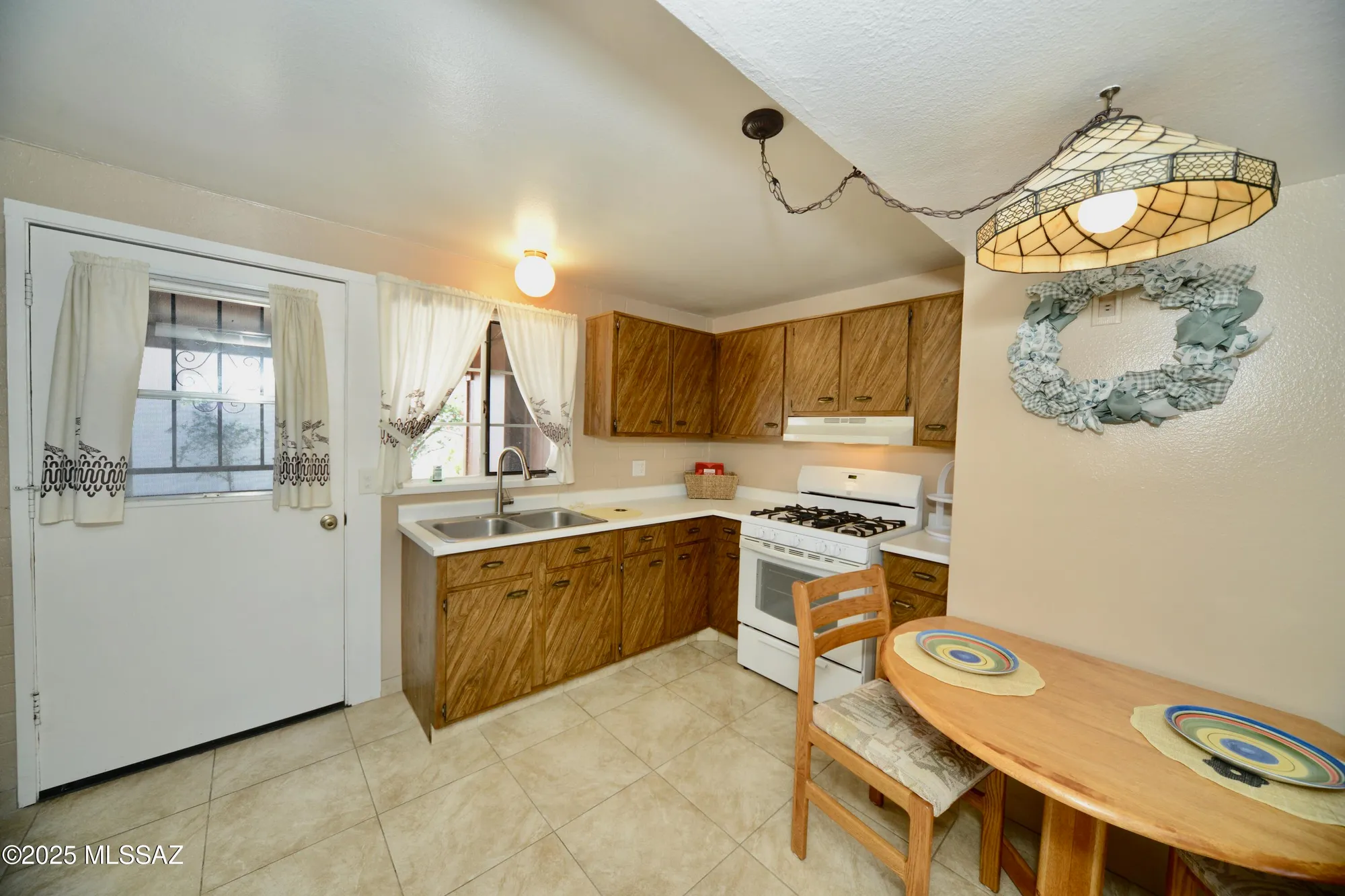 Property Slideshow image 11 of 23 | 401 w esperanza blvd a, Green Valley, AZ, 85614