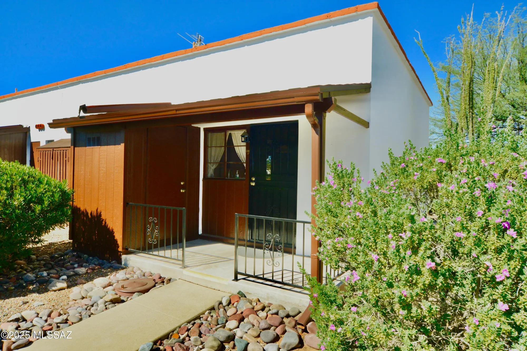 Property Slideshow image 21 of 23 | 401 w esperanza blvd a, Green Valley, AZ, 85614