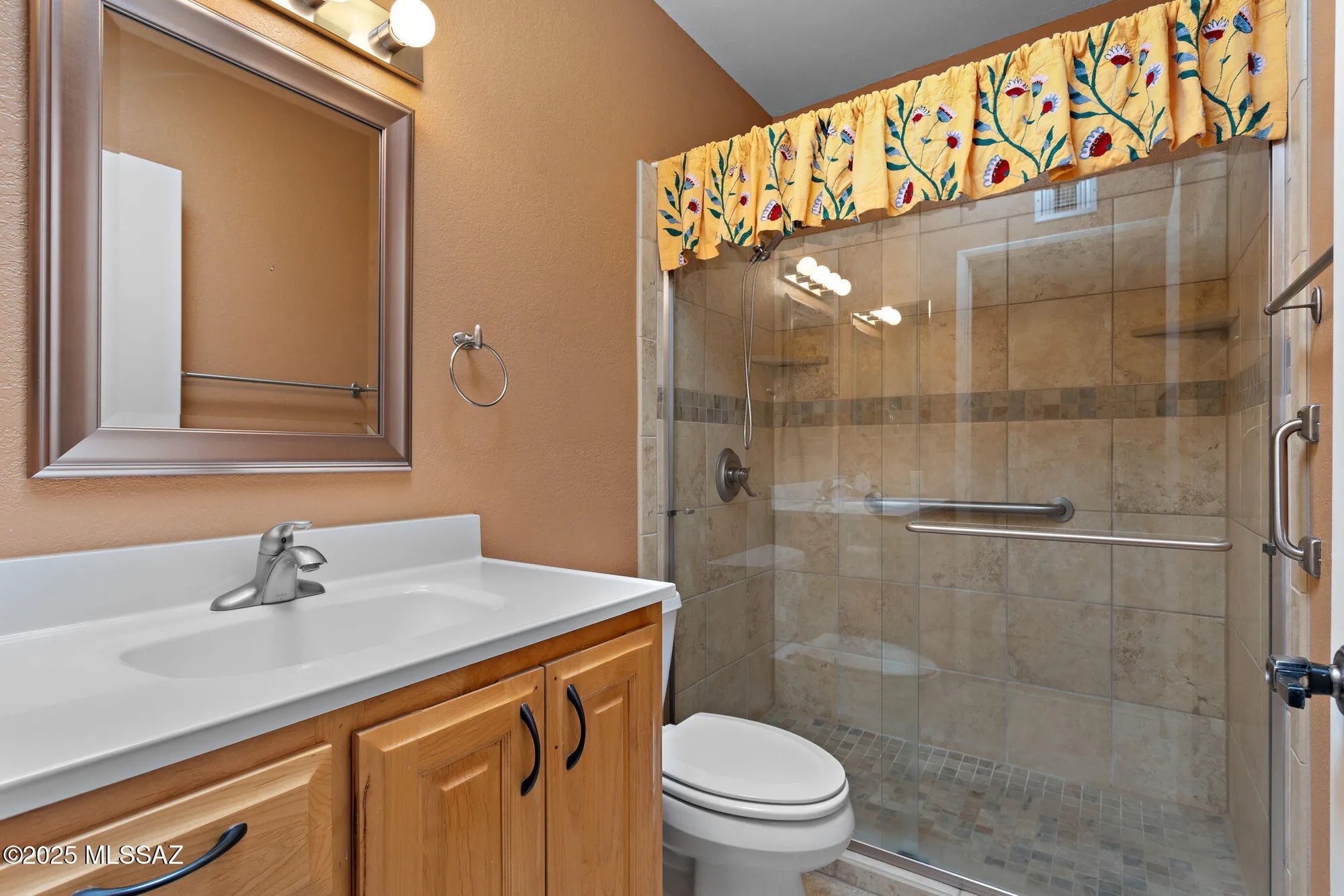 Property Slideshow image 15 of 33 | 825 w bella vista dr, Green Valley, AZ, 85614