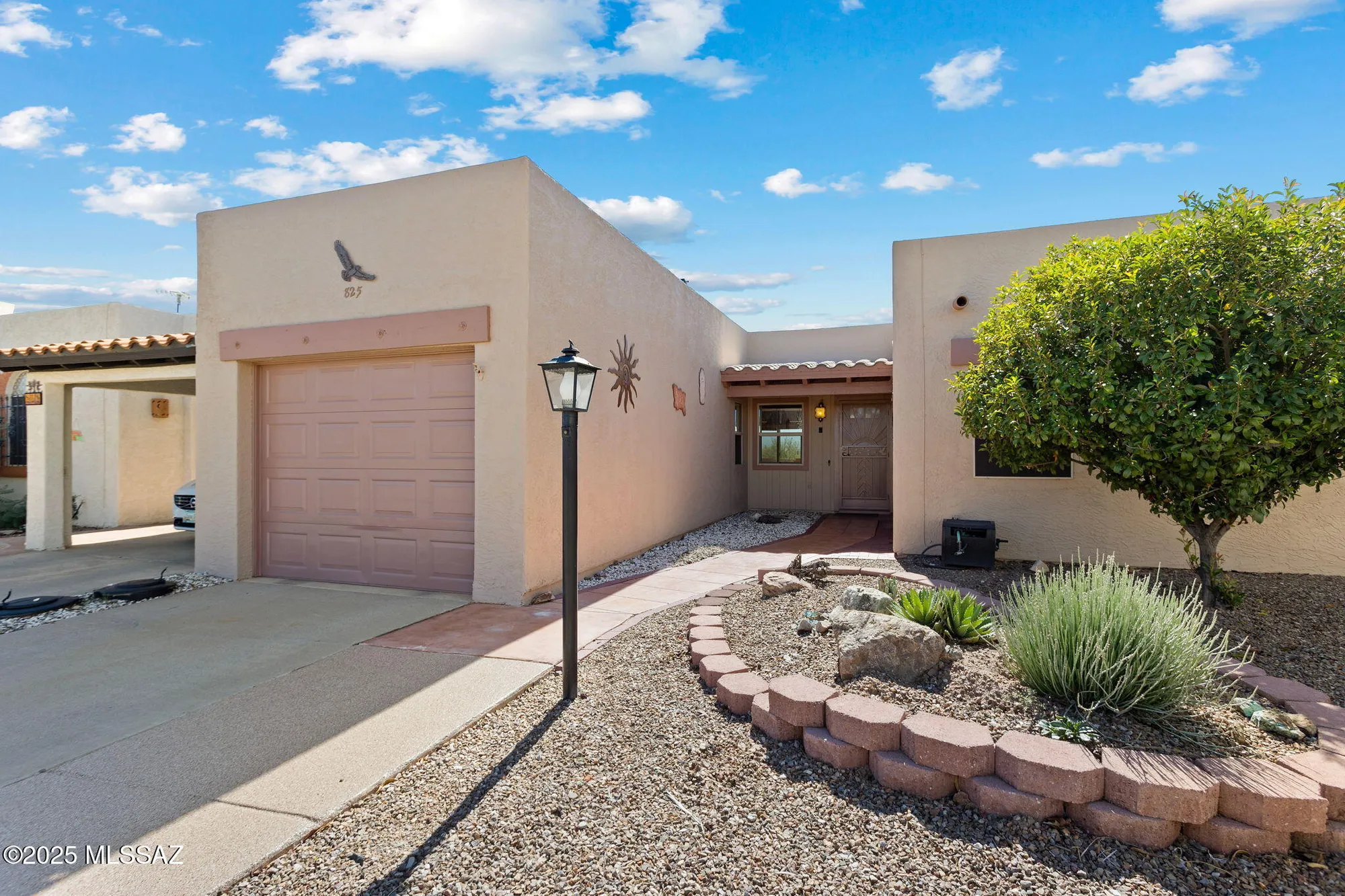 Property Slideshow image 2 of 33 | 825 w bella vista dr, Green Valley, AZ, 85614