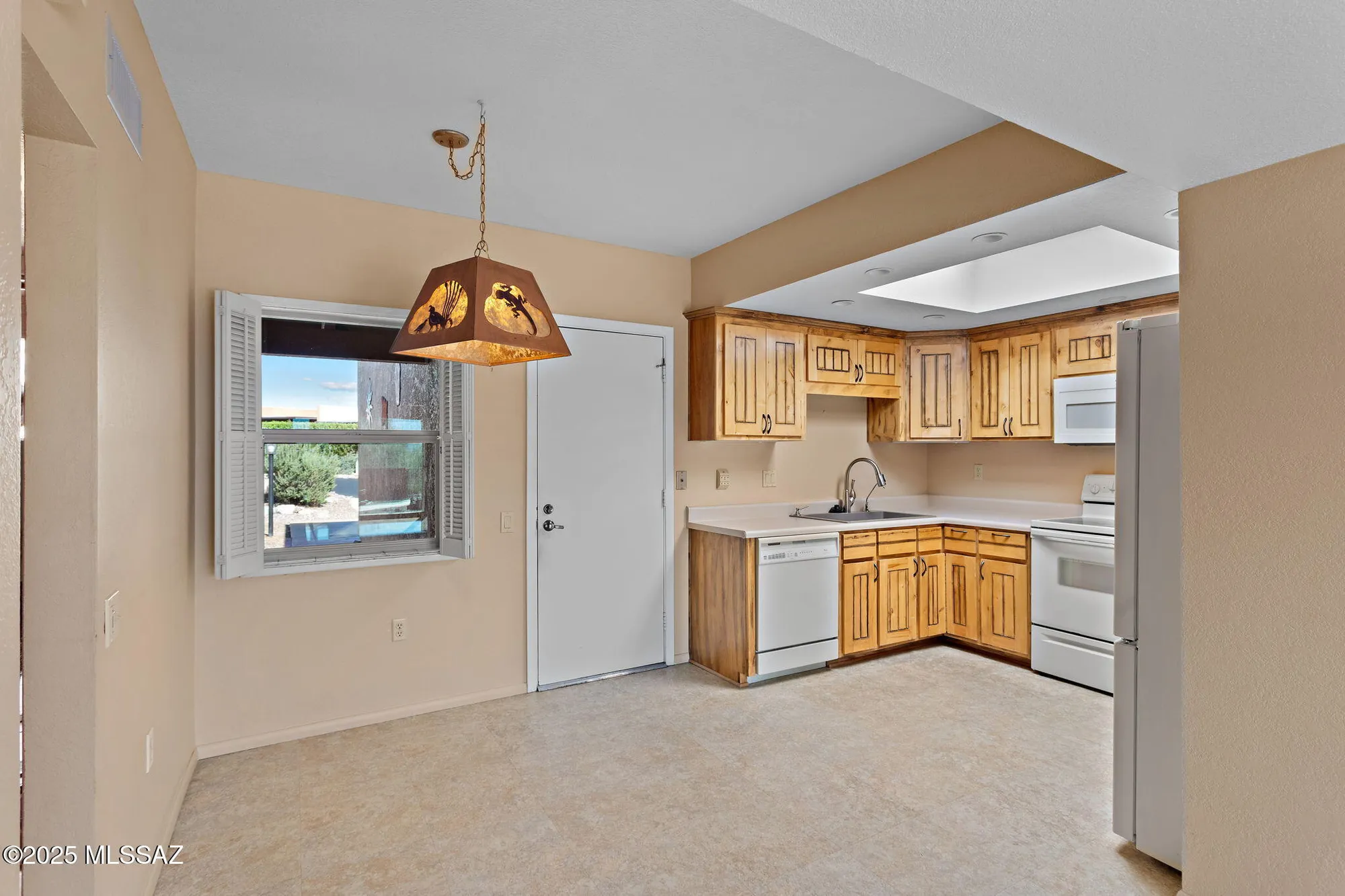 Property Slideshow image 5 of 33 | 825 w bella vista dr, Green Valley, AZ, 85614
