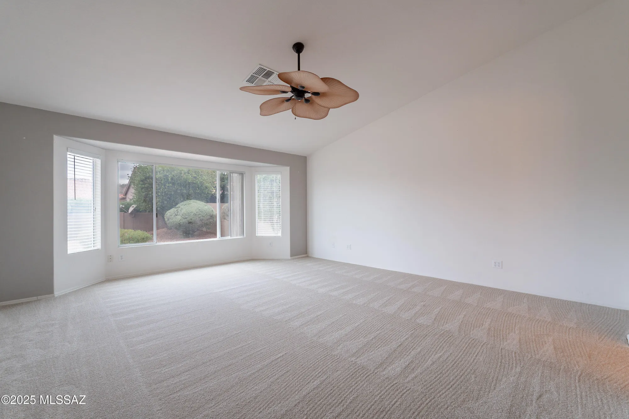 Property Slideshow image 22 of 41 | 37972 s boulder wind dr, Saddlebrooke, AZ, 85739