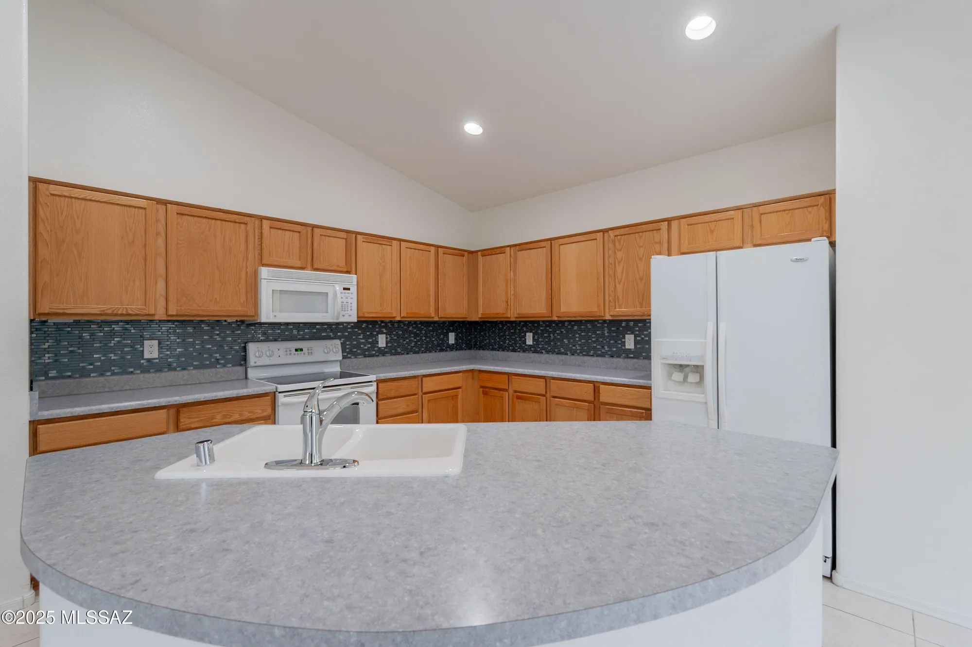 Property Slideshow image 17 of 41 | 37972 s boulder wind dr, Saddlebrooke, AZ, 85739