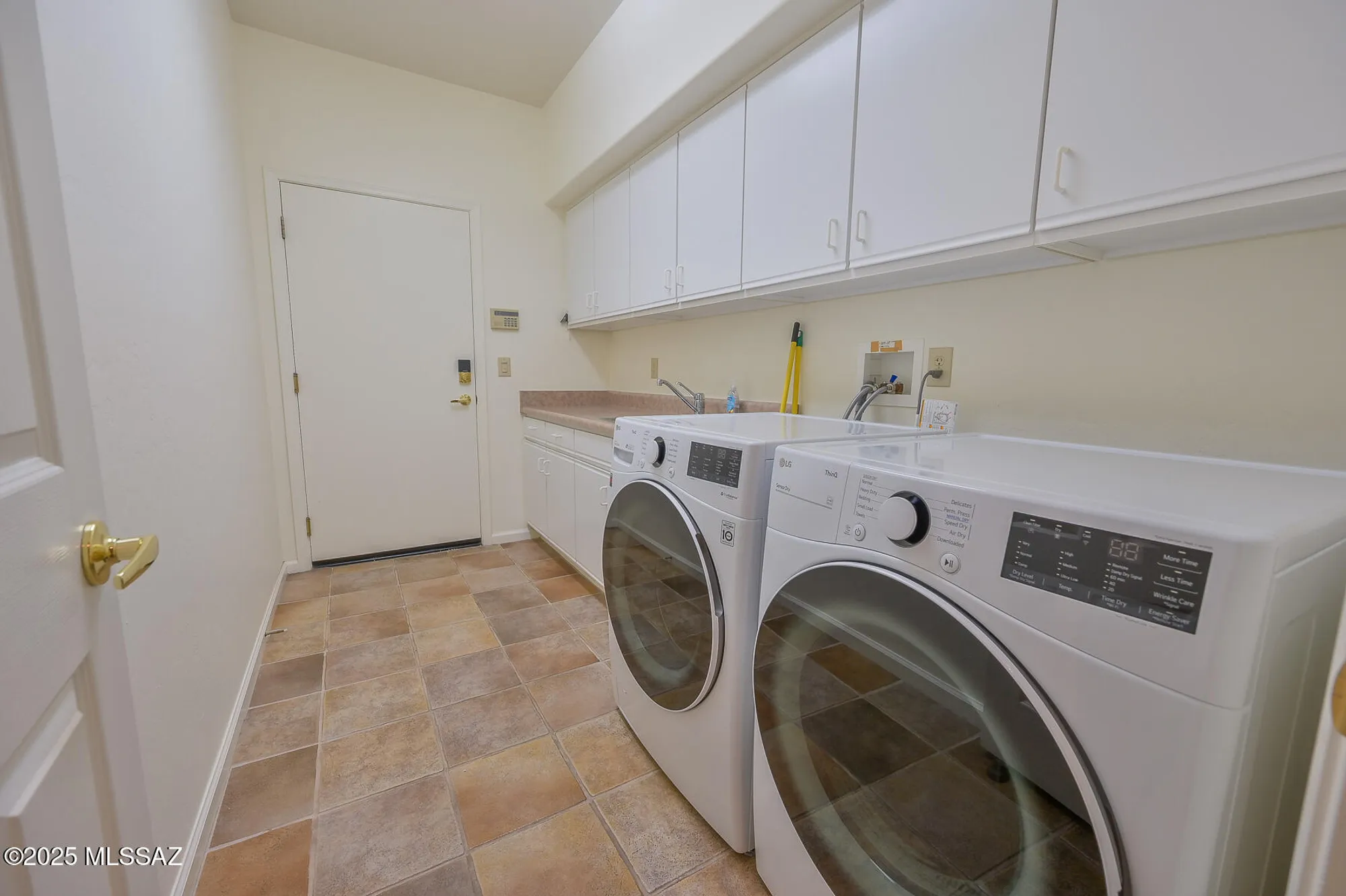 Property Slideshow image 42 of 49 | 38113 s granite crest dr, Saddlebrooke, AZ, 85739