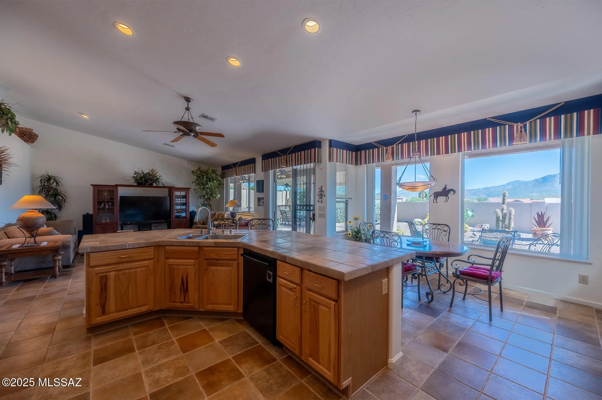 Property Slideshow image 12 of 49 | 38113 s granite crest dr, Saddlebrooke, AZ, 85739