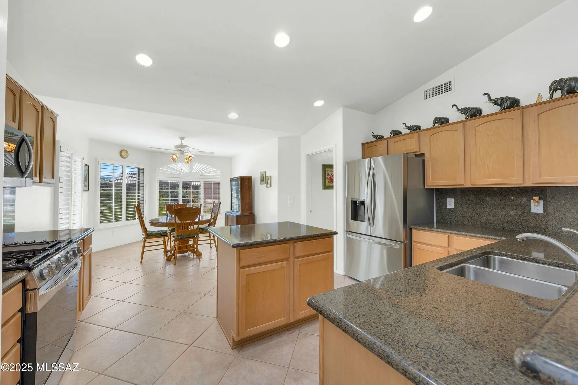 Property Slideshow image 13 of 49 | 61778 e redwood dr, Tucson, AZ, 85739