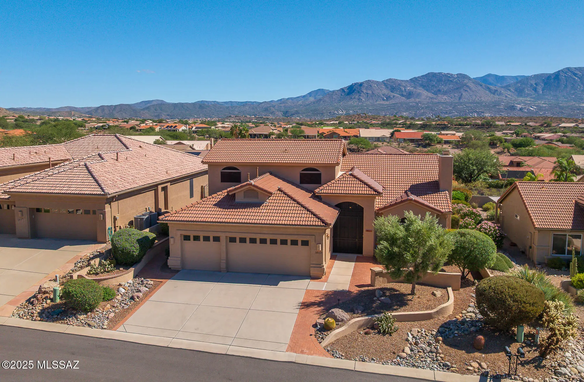 Property Slideshow image 2 of 49 | 38113 s granite crest dr, Saddlebrooke, AZ, 85739