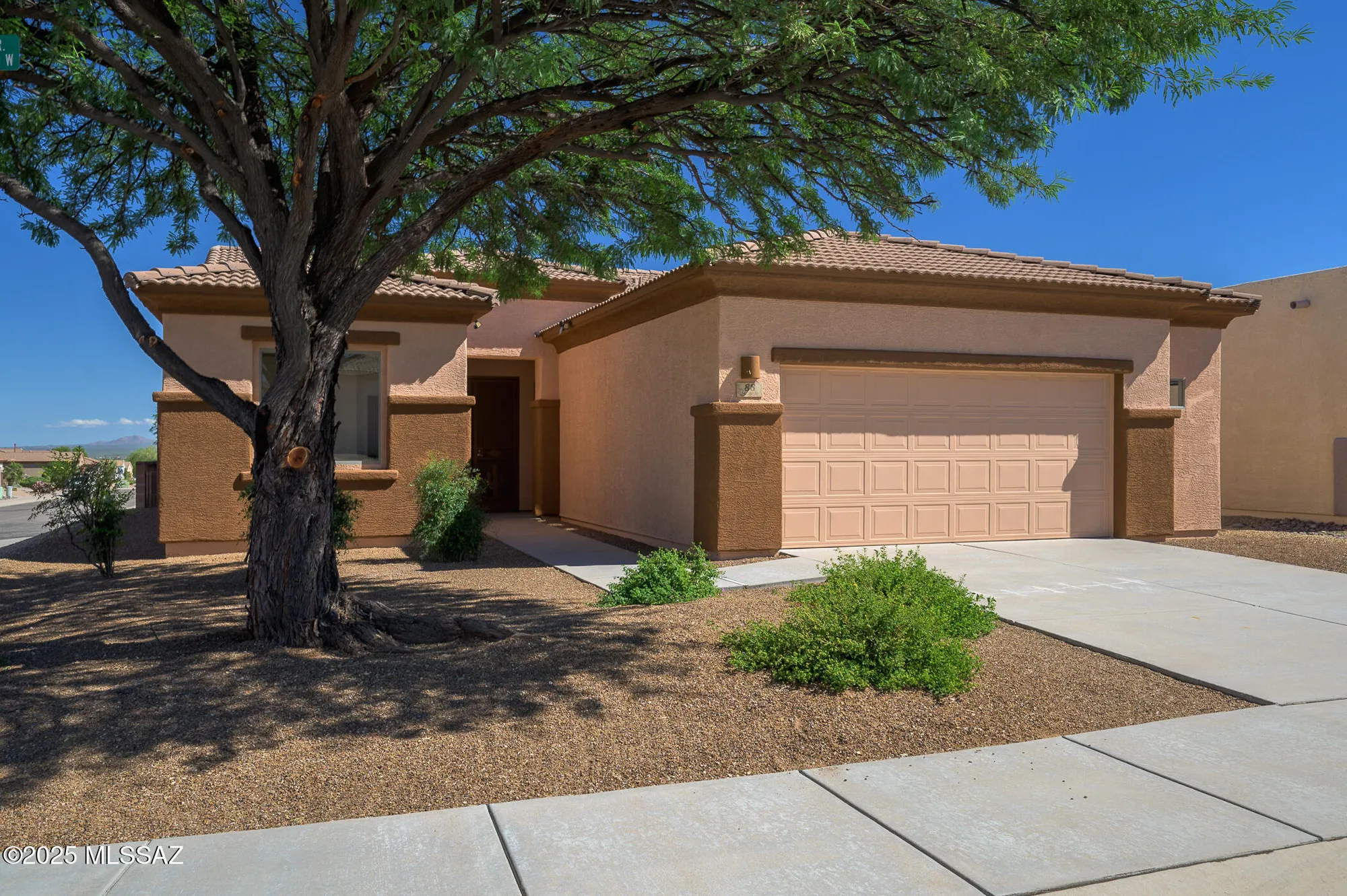 Property Slideshow image 1 of 30 | 88 n kokomo dr, Green Valley, AZ, 85614