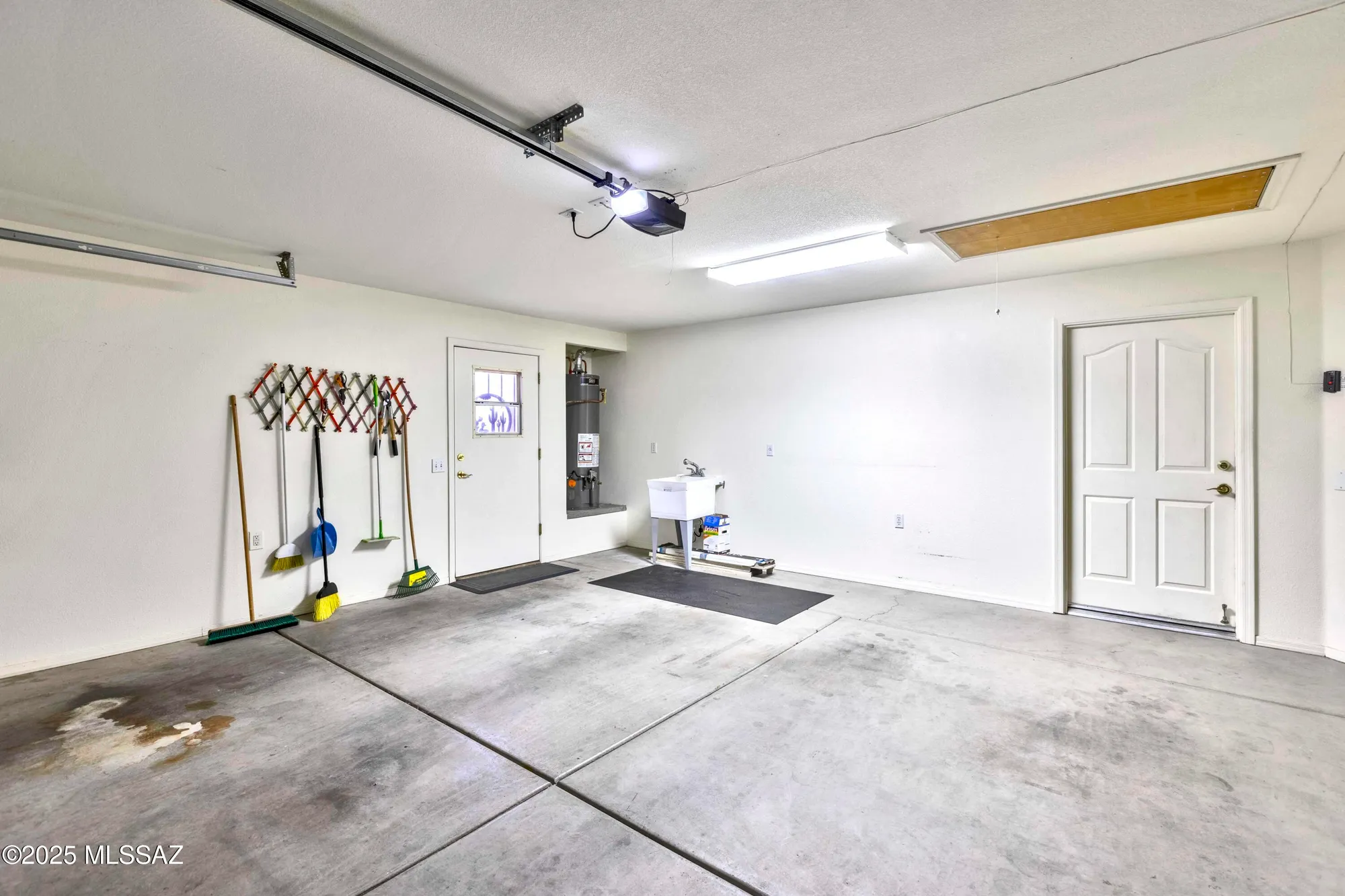 Property Slideshow image 23 of 37 | 12979 n desert flora ln, Marana, AZ, 85658