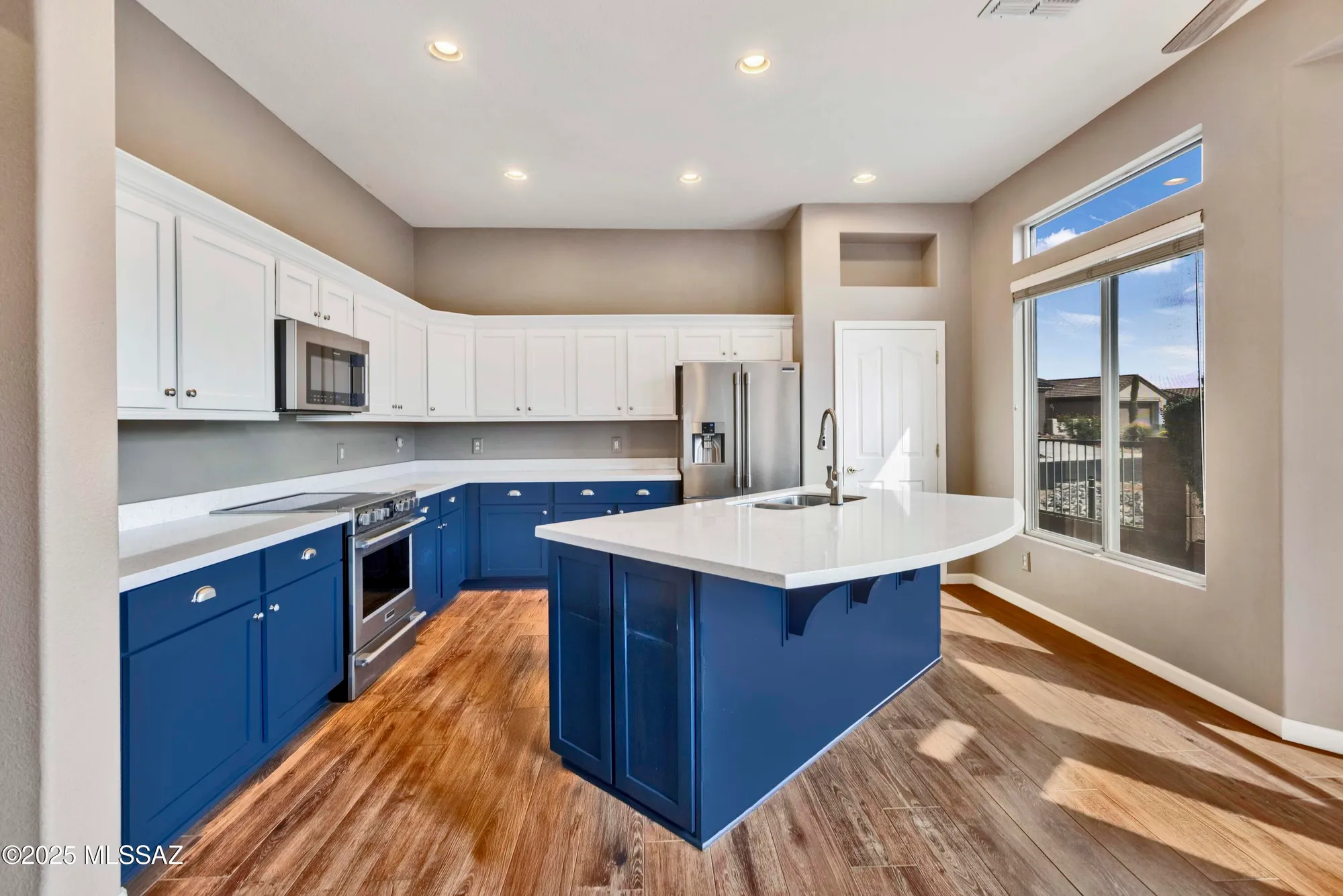Property Slideshow image 11 of 37 | 12979 n desert flora ln, Marana, AZ, 85658