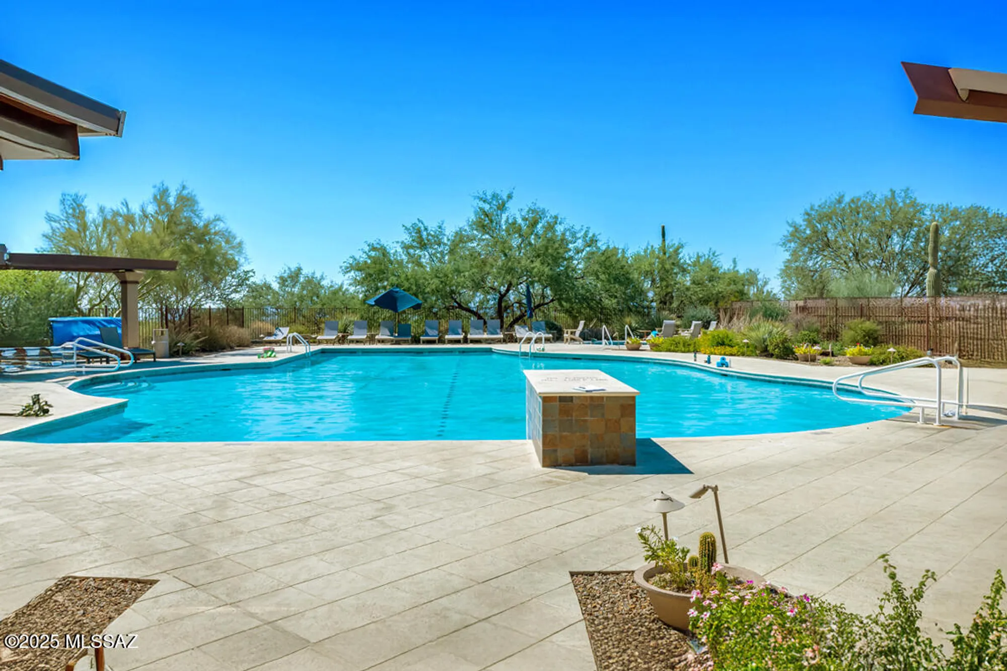 Property Slideshow image 32 of 37 | 12979 n desert flora ln, Marana, AZ, 85658