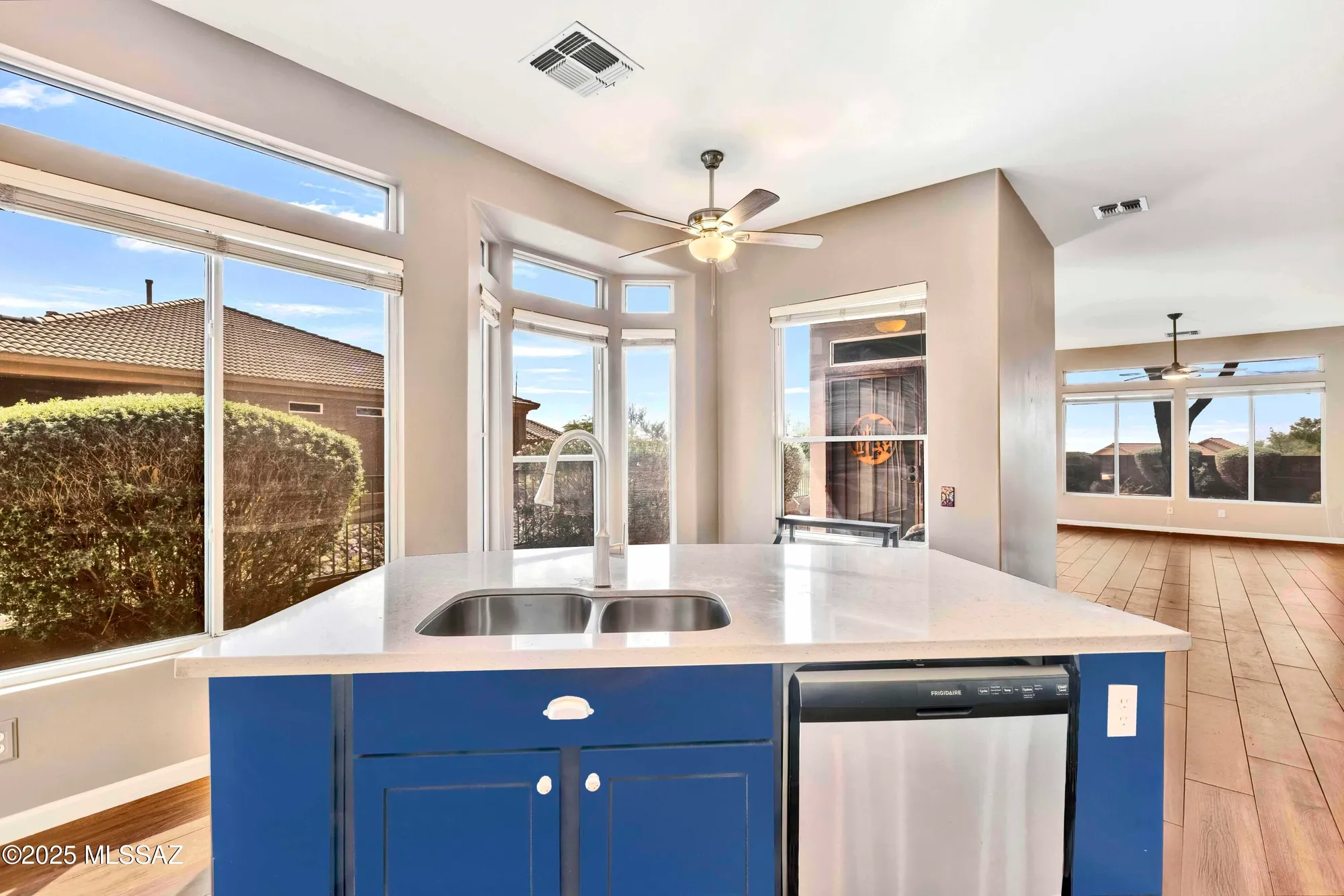 Property Slideshow image 10 of 37 | 12979 n desert flora ln, Marana, AZ, 85658