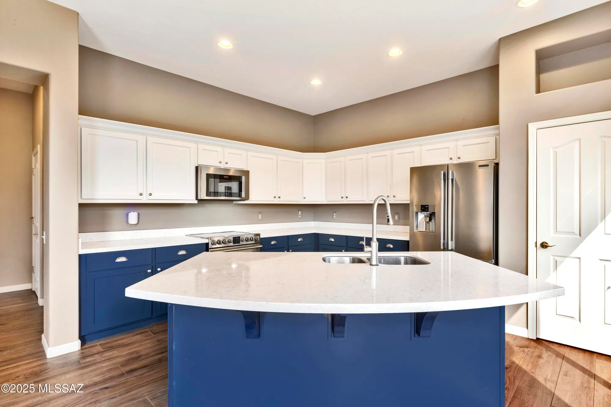 Property Slideshow image 4 of 37 | 12979 n desert flora ln, Marana, AZ, 85658