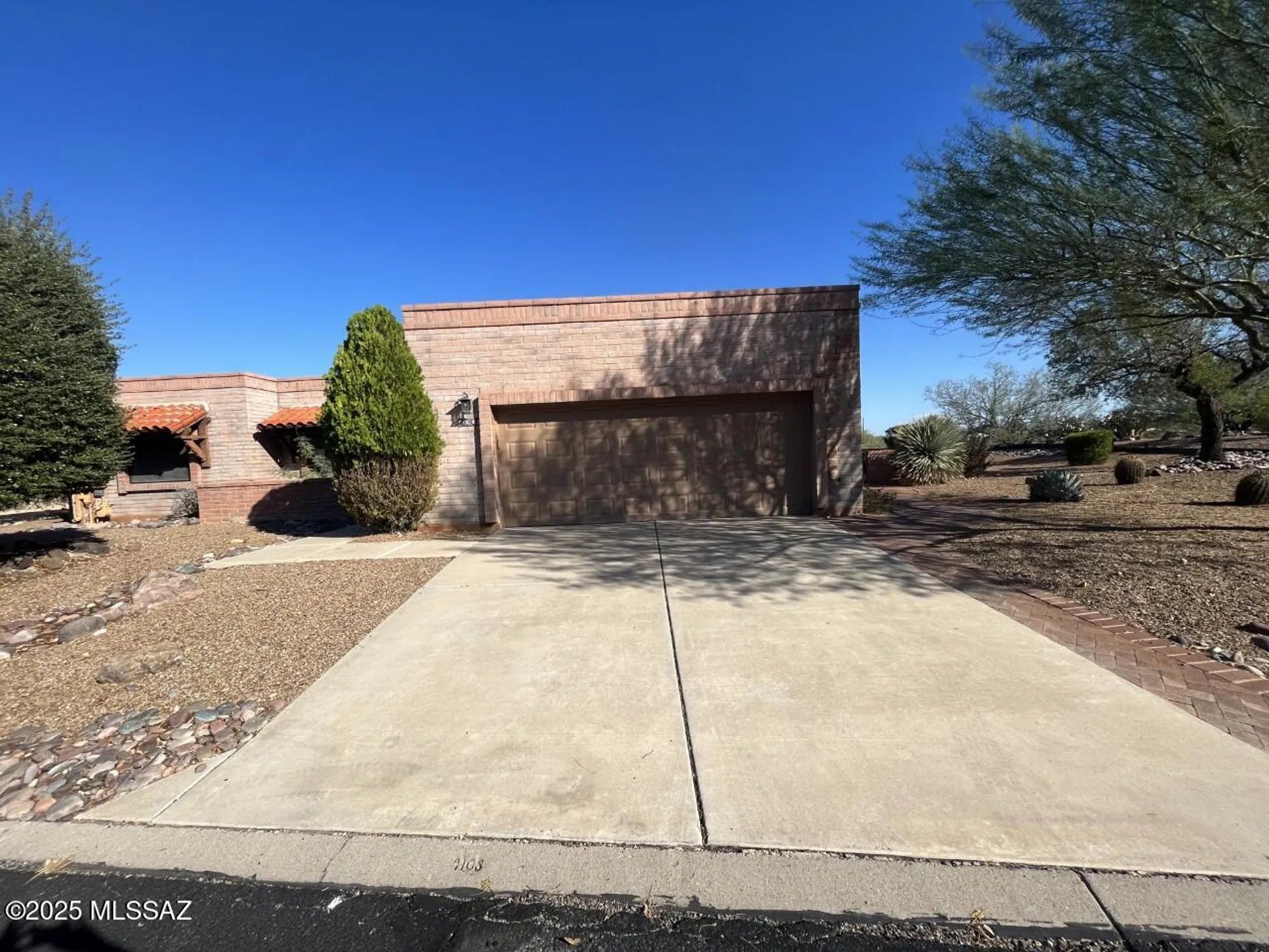 Property Slideshow image 1 of 18 | 1820 w camino urbano, Green Valley, AZ, 85622