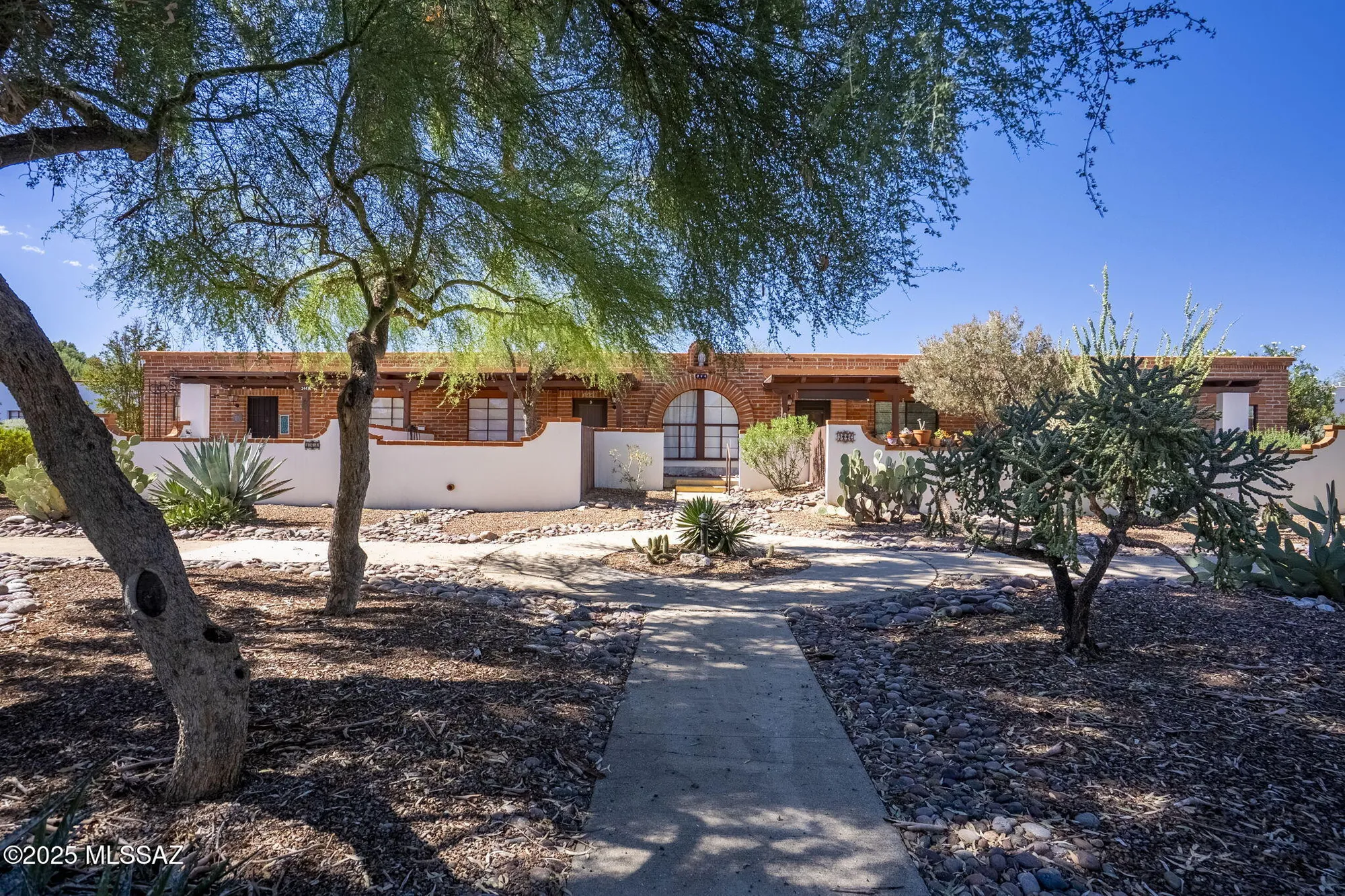 Property Slideshow image 1 of 16 | 344 s paseo pena b, Green Valley, AZ, 85614