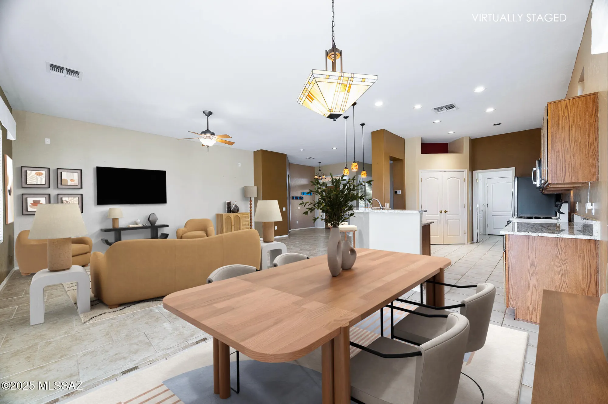 Property Slideshow image 8 of 30 | 336 w sunrise vista dr, Green Valley, AZ, 85614