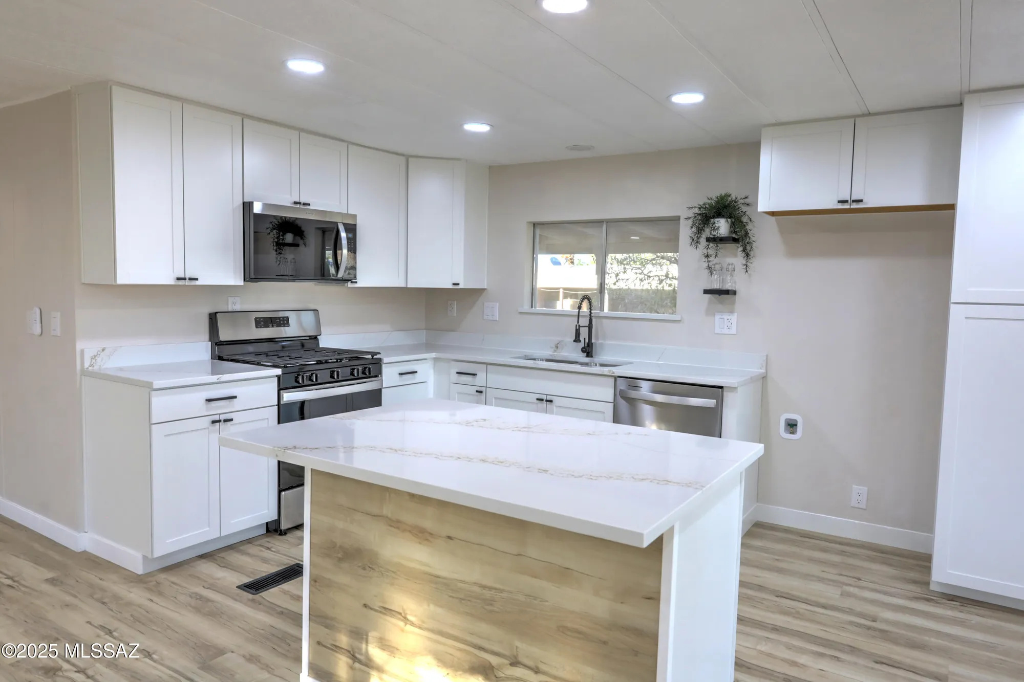 Property Slideshow image 5 of 43 | 42 w pinon dr, Green Valley, AZ, 85614