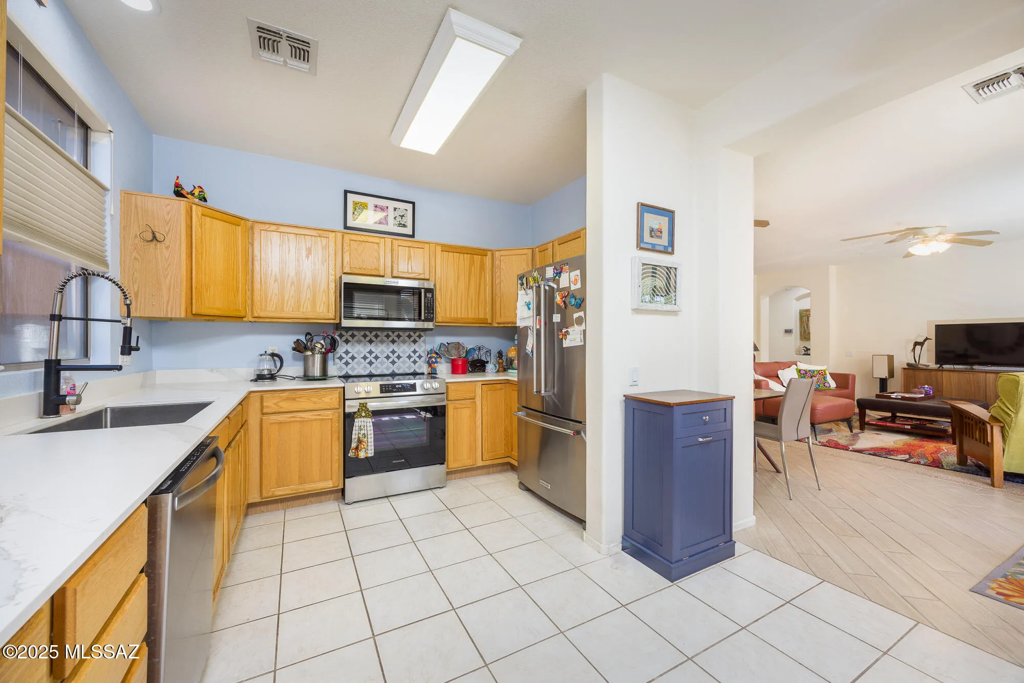 Property Slideshow image 7 of 25 | 8103 w greensleeves way, Tucson, AZ, 85743