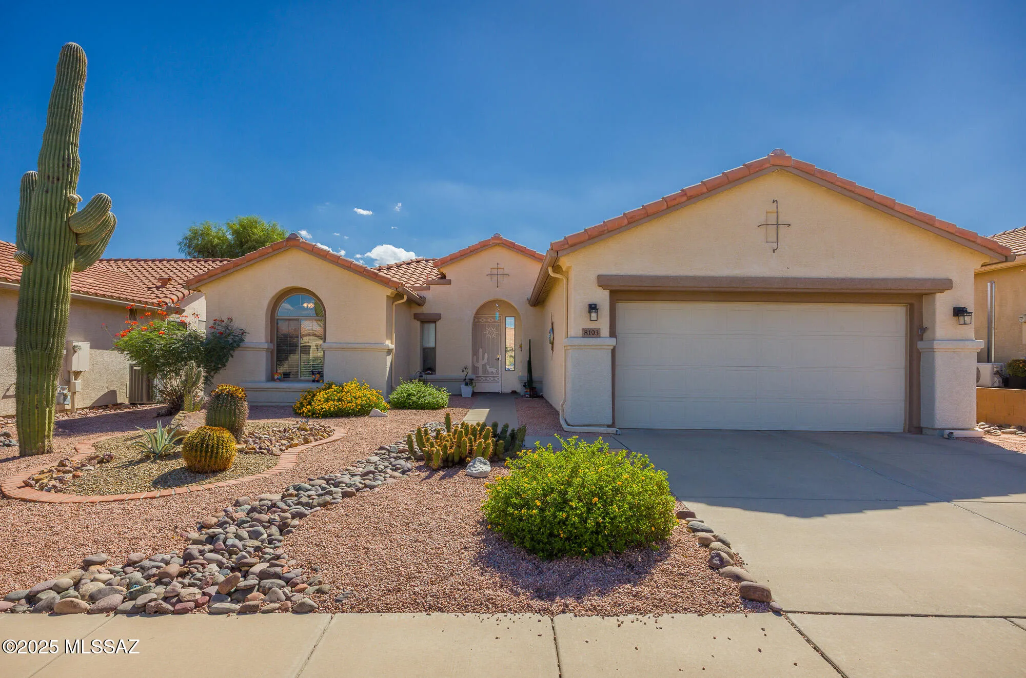 Property Slideshow image 1 of 25 | 8103 w greensleeves way, Tucson, AZ, 85743