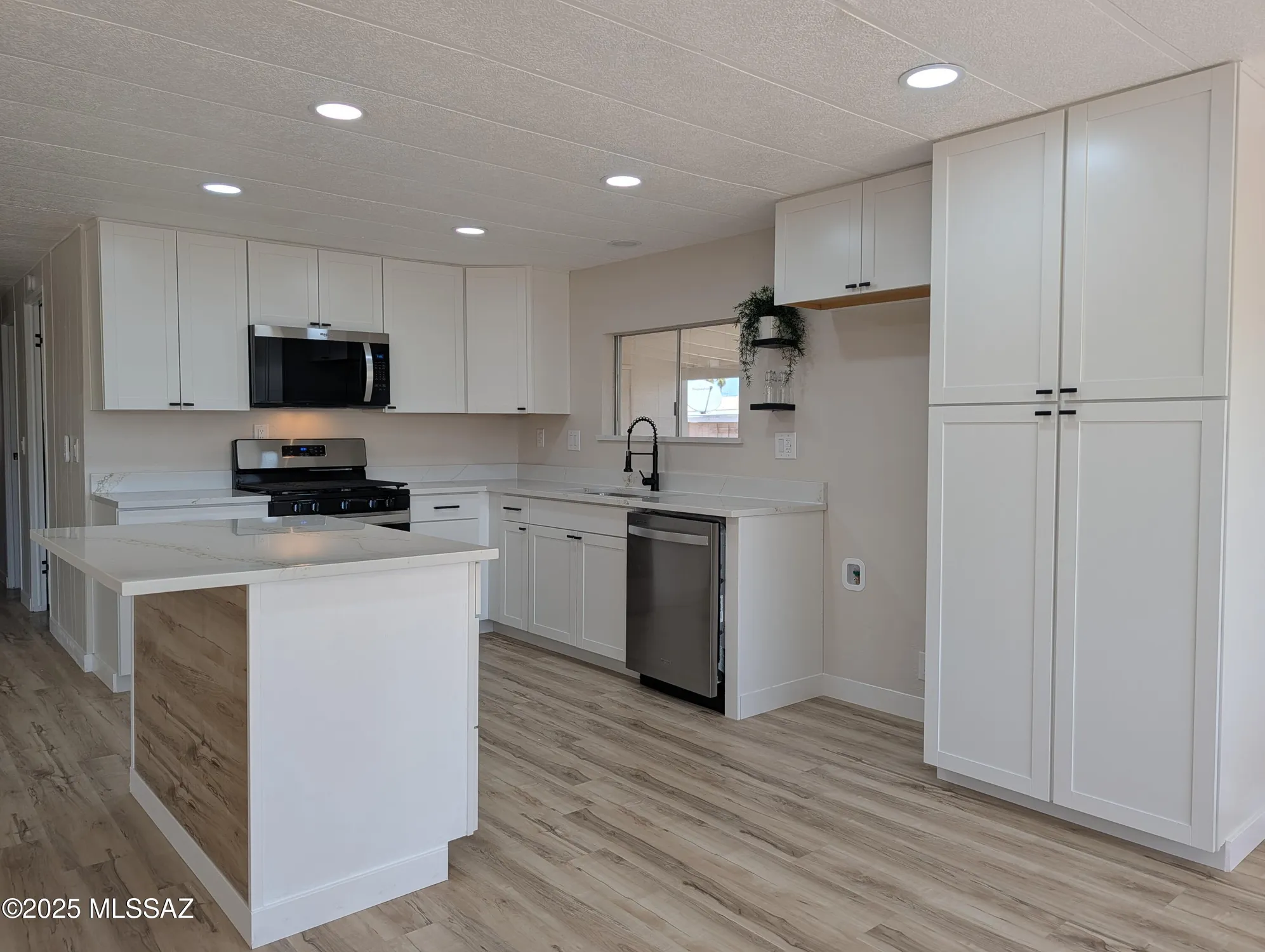 Property Slideshow image 3 of 43 | 42 w pinon dr, Green Valley, AZ, 85614