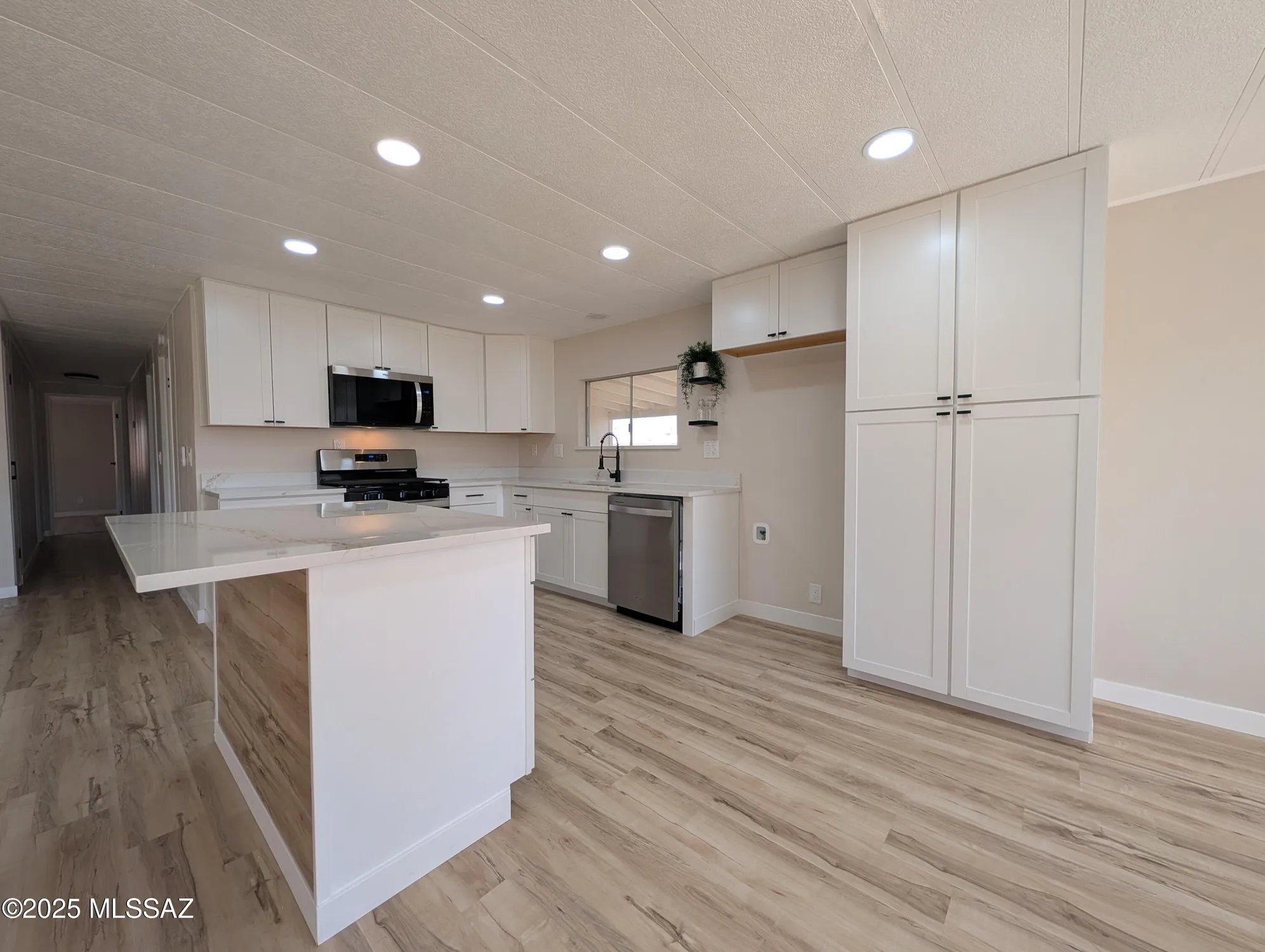 Property Slideshow image 4 of 43 | 42 w pinon dr, Green Valley, AZ, 85614