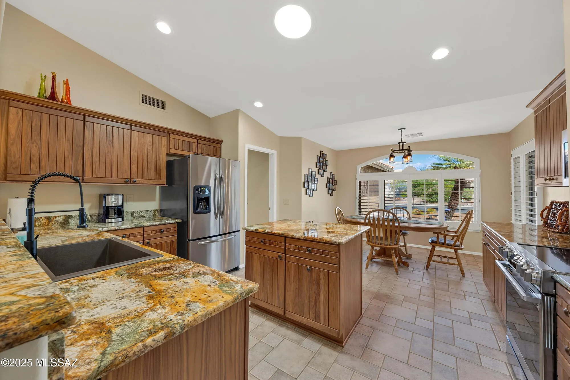 Property Slideshow image 13 of 50 | 63347 e squash blossom ln, Tucson, AZ, 85739