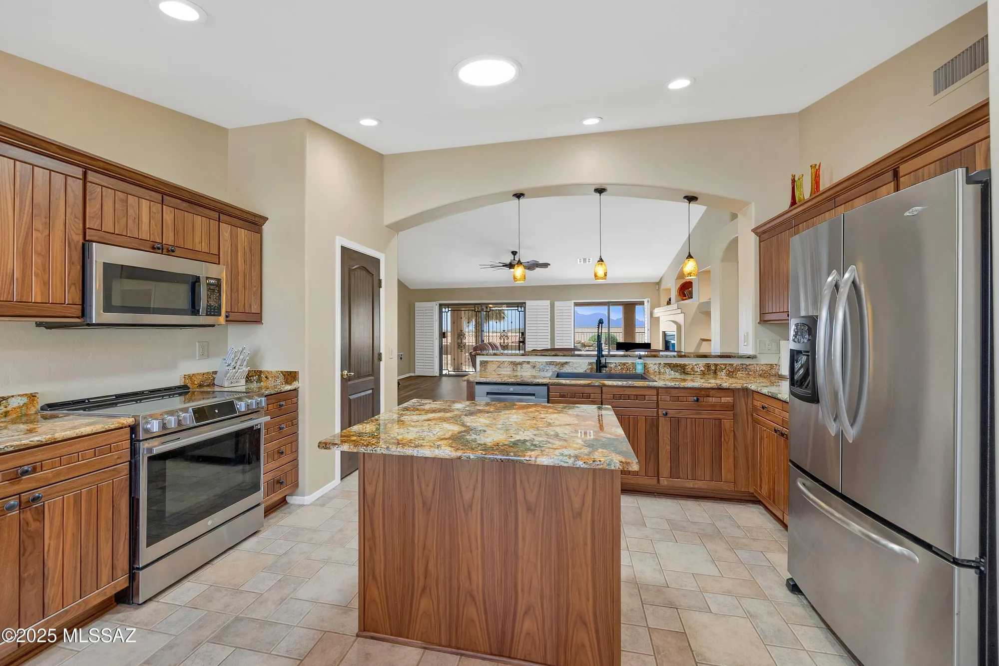 Property Slideshow image 16 of 50 | 63347 e squash blossom ln, Tucson, AZ, 85739