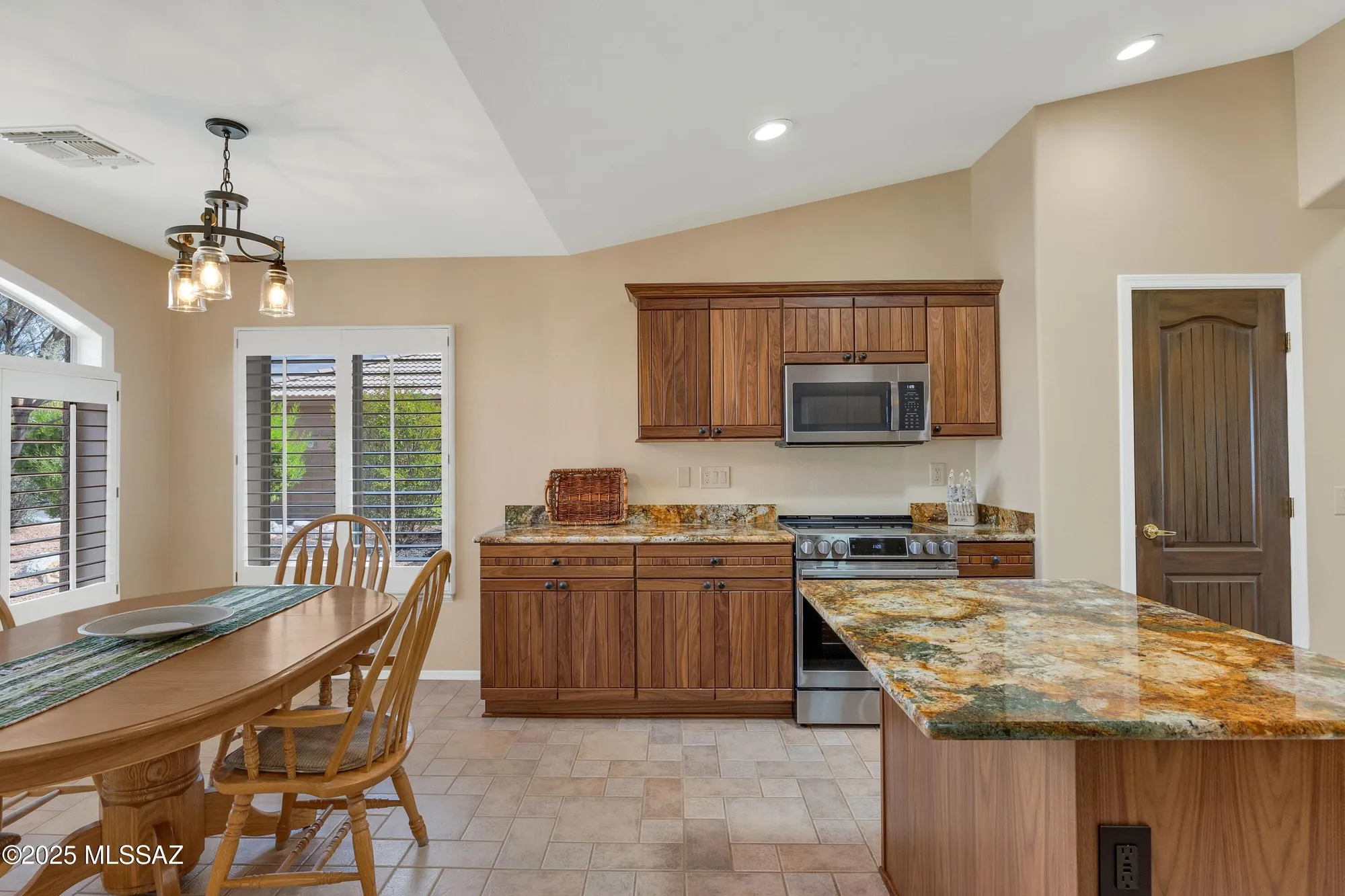 Property Slideshow image 14 of 50 | 63347 e squash blossom ln, Tucson, AZ, 85739