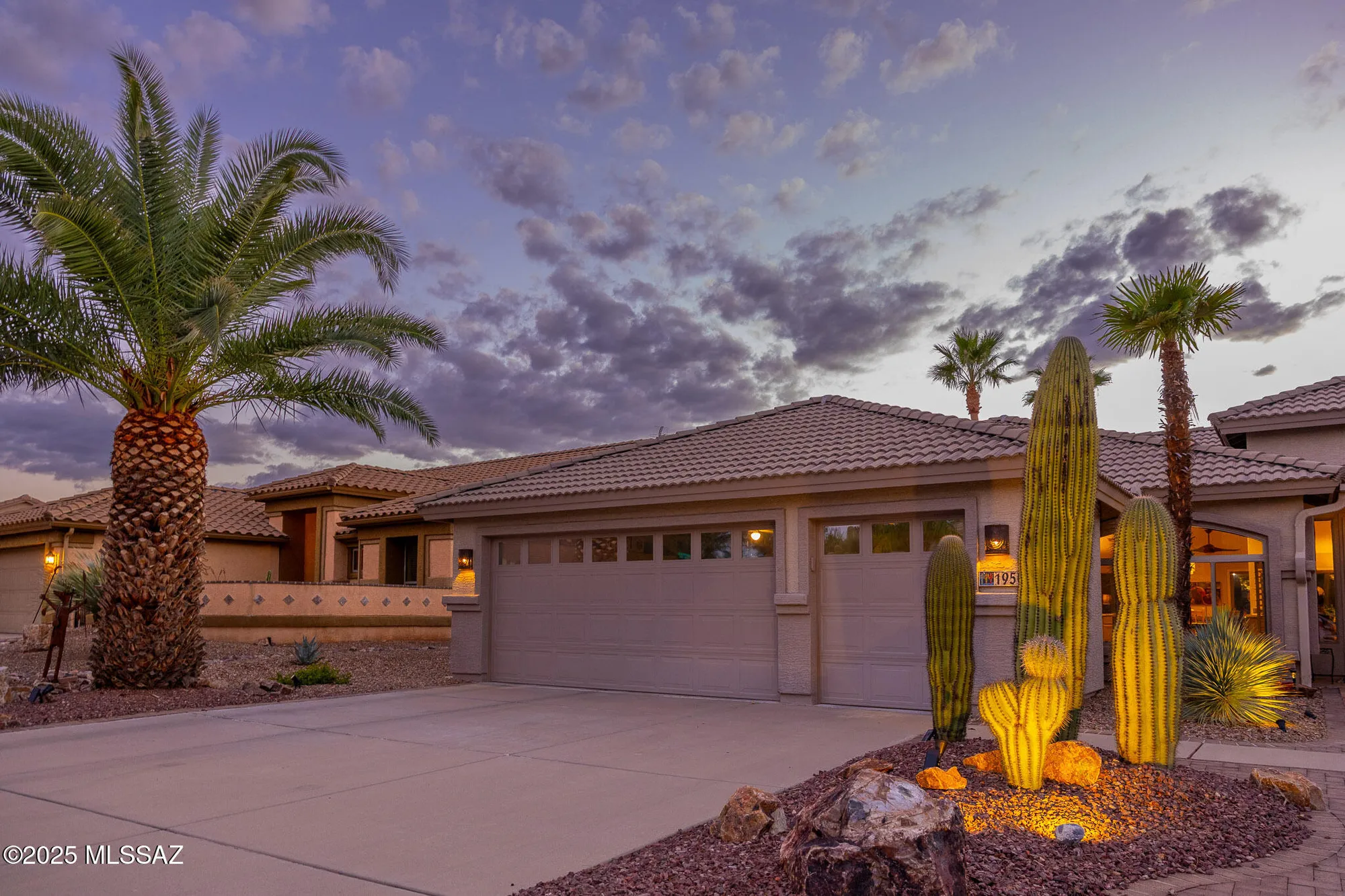 Property Slideshow image 2 of 46 | 1950 e desert lark pass, Green Valley, AZ, 85614