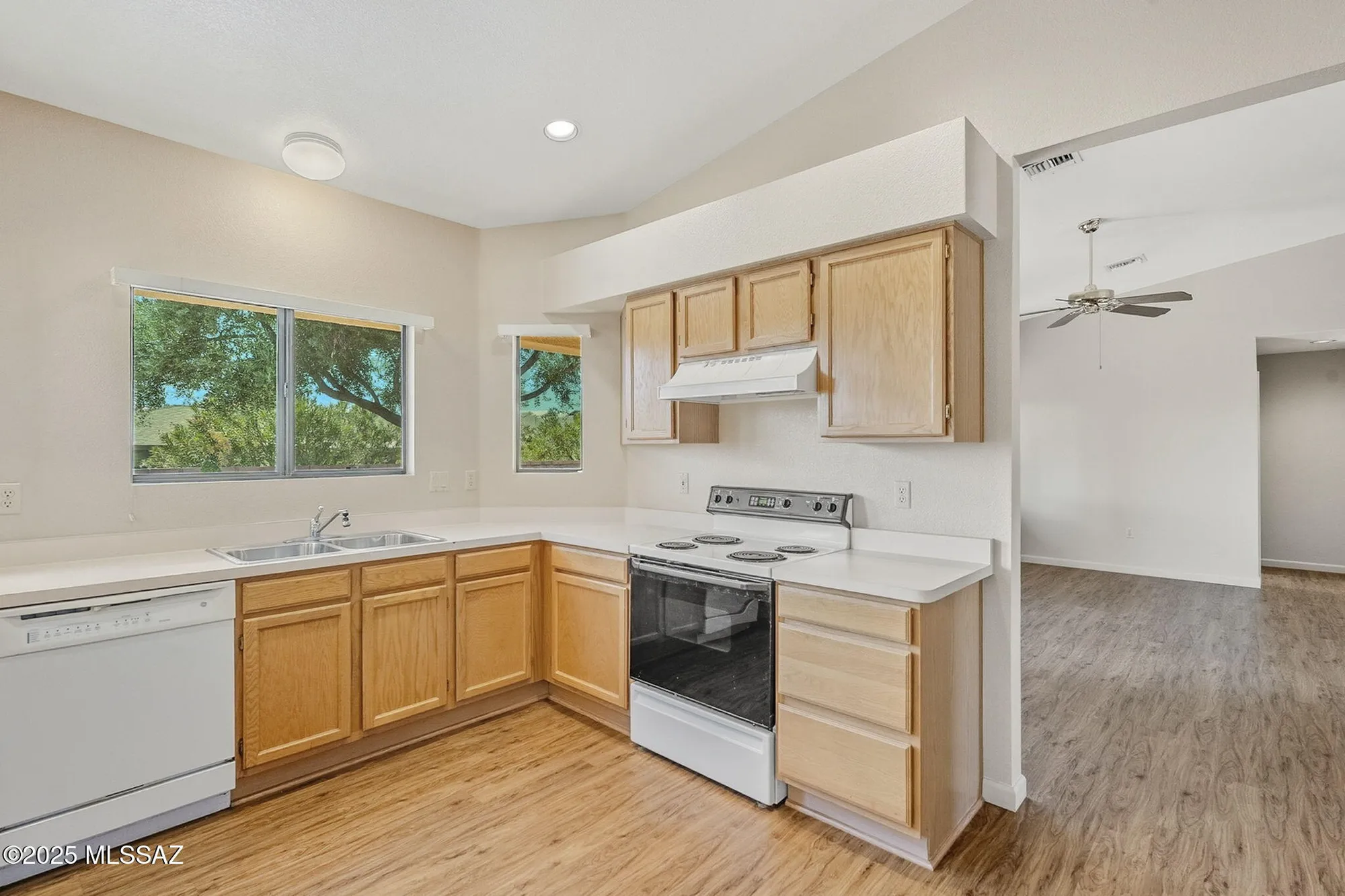 Property Slideshow image 18 of 51 | 819 w welcome way, Green Valley, AZ, 85614