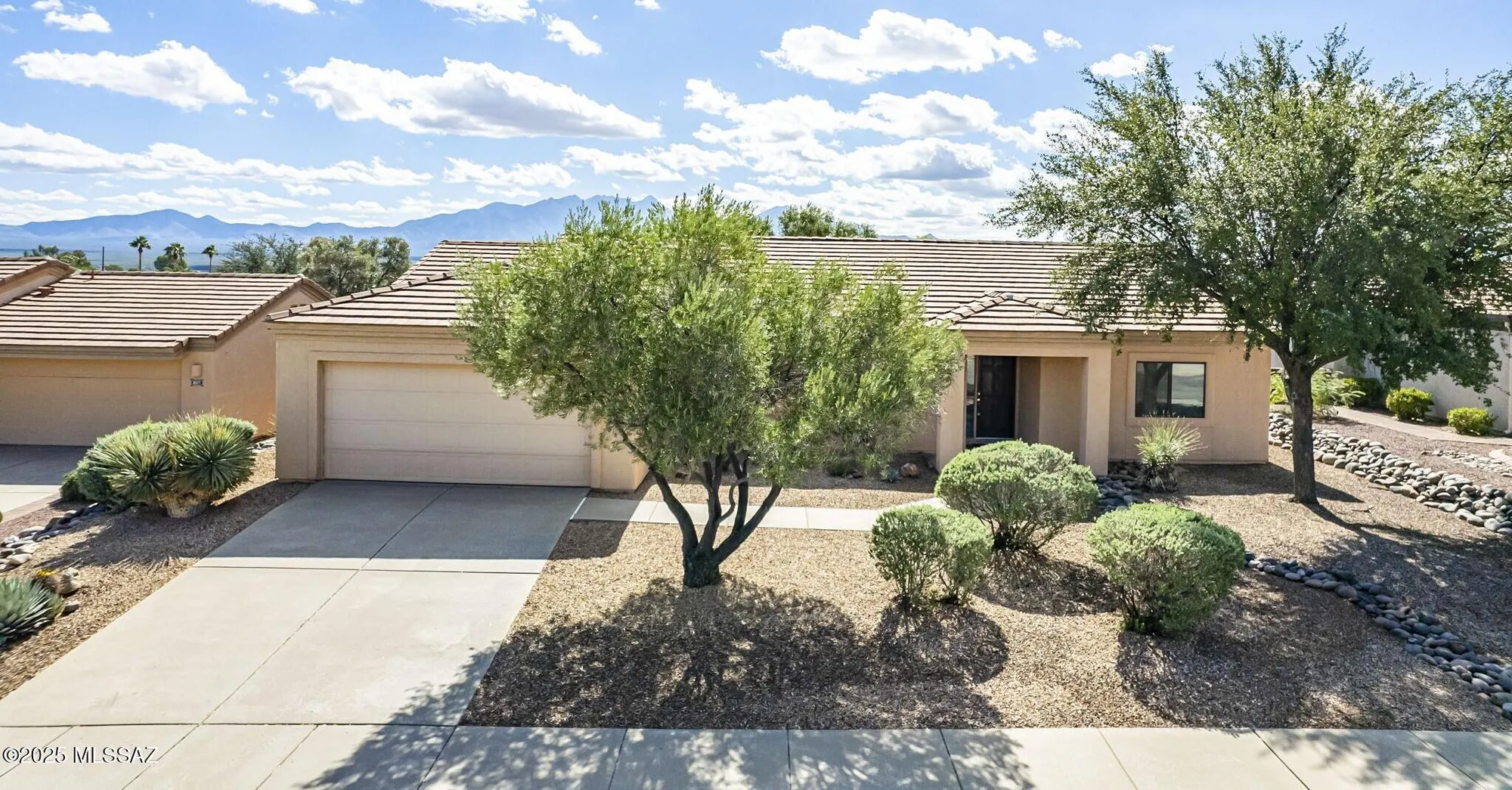 Property Slideshow image 1 of 51 | 819 w welcome way, Green Valley, AZ, 85614