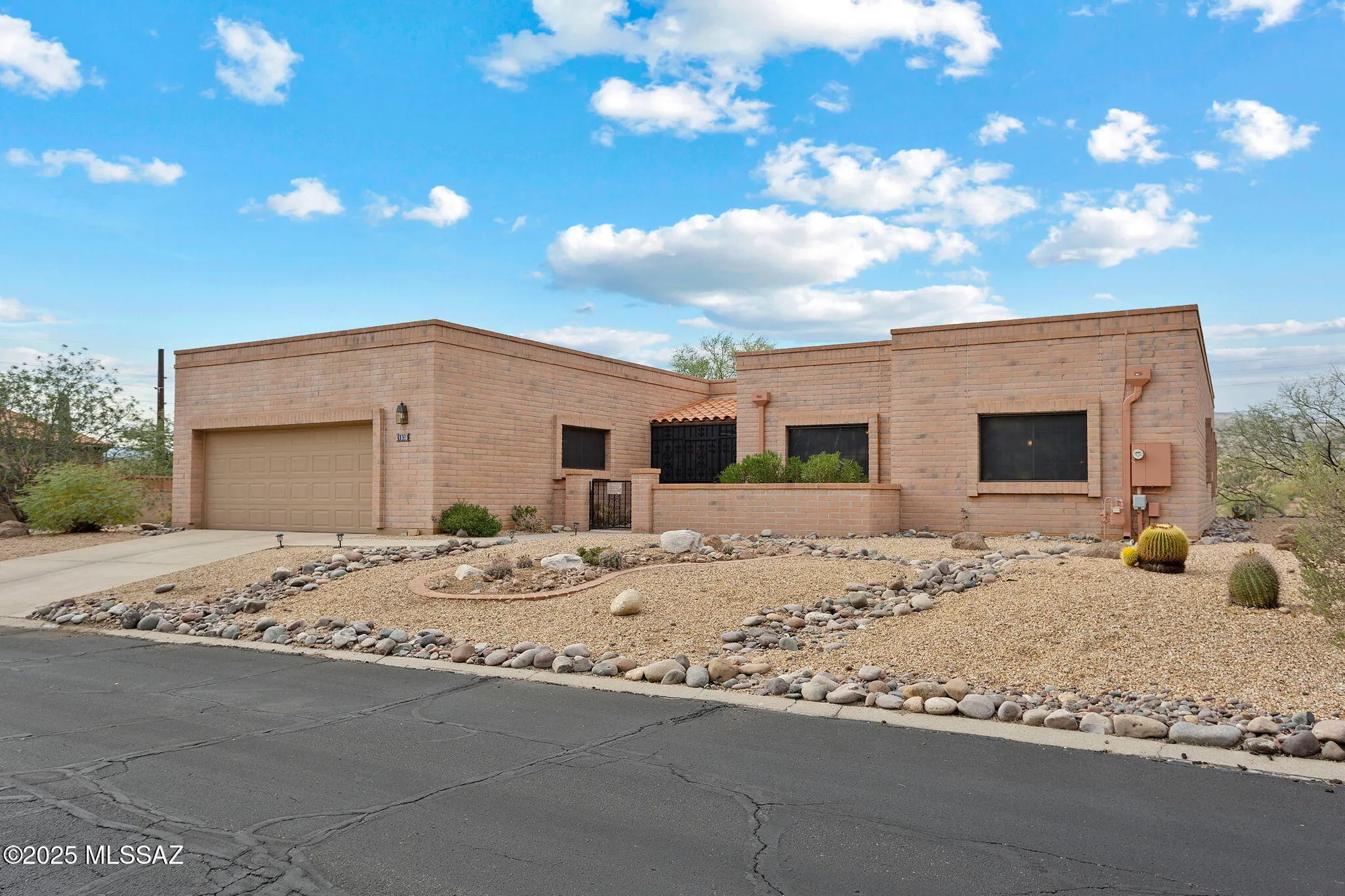 Property Slideshow image 2 of 44 | 1830 w camino urbano, Green Valley, AZ, 85622