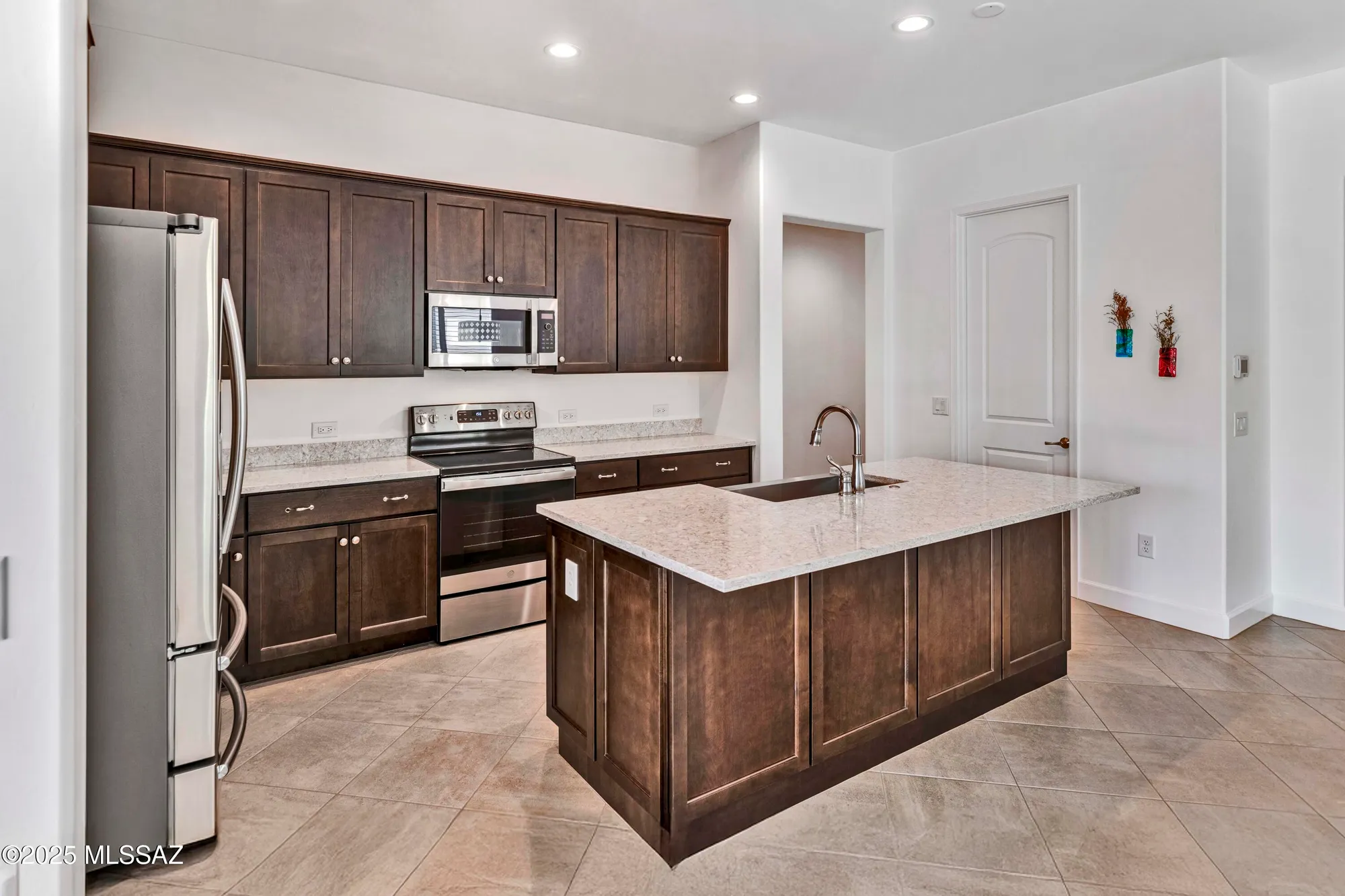 Property Slideshow image 13 of 33 | 30654 s chestnut way, Oracle, AZ, 85623